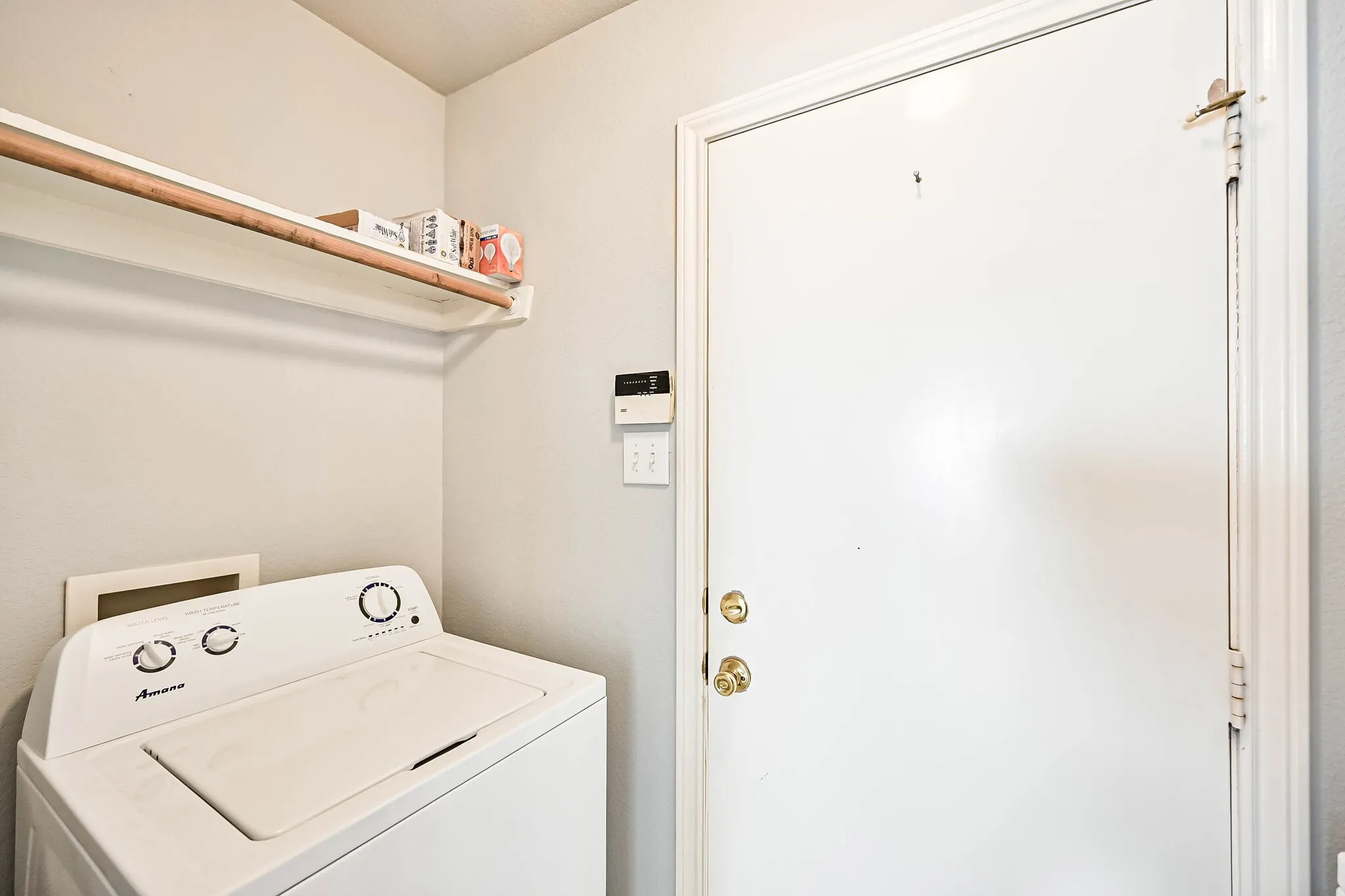 Single Family Residence For Rent in Johnson County , 415 Preston Drive, Cleburne, Texas 76033, 3 Bedroom, 2 Bathroom, 2 Garage spaces, 1,284 Sqft, built in 1998, mls#21380841, Real Estate Agent in Cleburne, Homes For Rent in Johnson county, Homes For Rent in Cleburne, Realtor in Cleburne Texas, Real Estate Brokerage Independent Realty Texas, Luminita Cordes Realtor