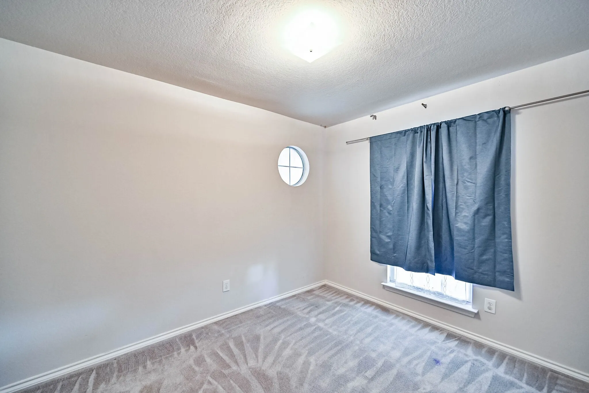 Single Family Residence For Rent in Johnson County , 415 Preston Drive, Cleburne, Texas 76033, 3 Bedroom, 2 Bathroom, 2 Garage spaces, 1,284 Sqft, built in 1998, mls#21380841, Real Estate Agent in Cleburne, Homes For Rent in Johnson county, Homes For Rent in Cleburne, Realtor in Cleburne Texas, Real Estate Brokerage Independent Realty Texas, Luminita Cordes Realtor