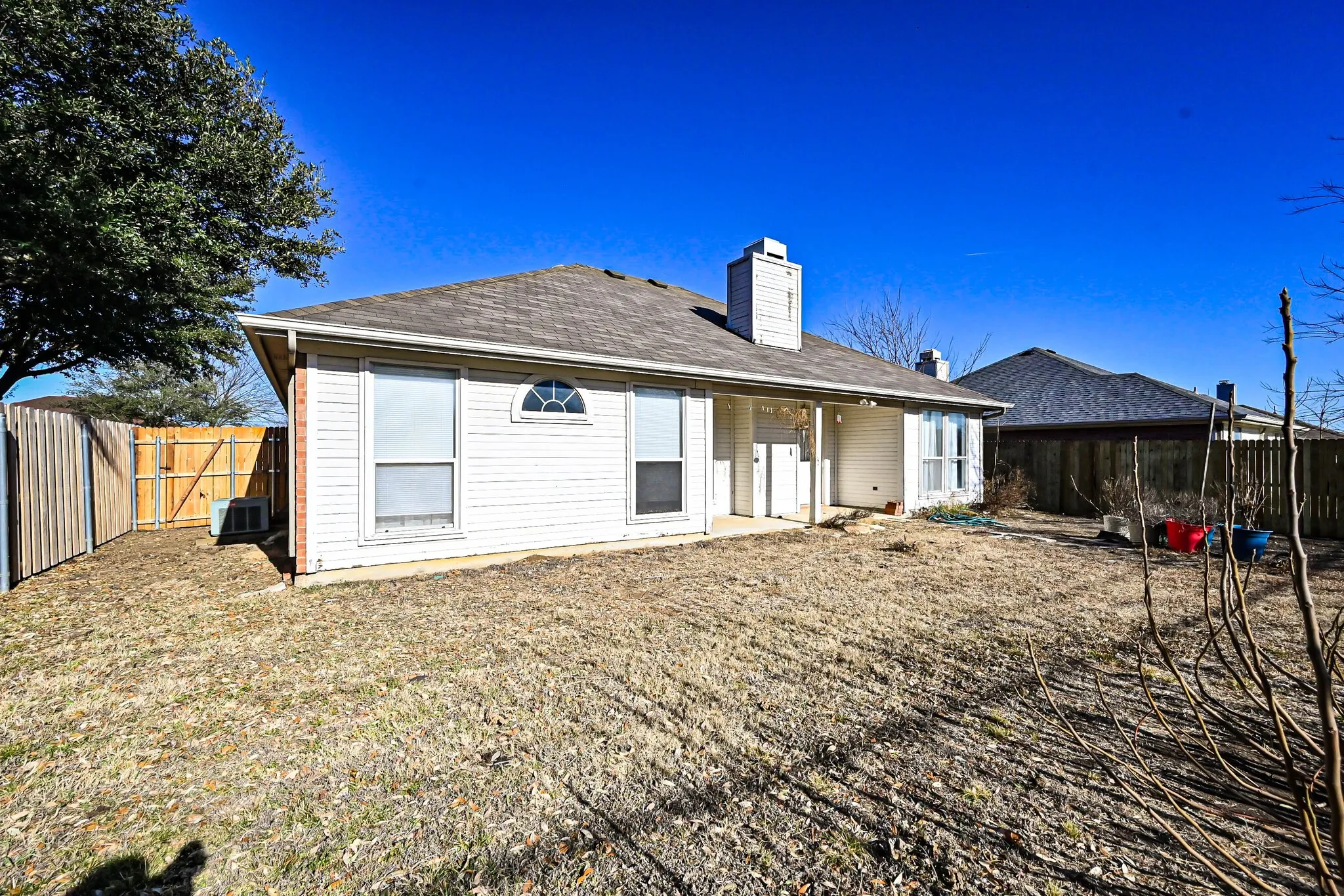 Single Family Residence For Rent in Johnson County , 415 Preston Drive, Cleburne, Texas 76033, 3 Bedroom, 2 Bathroom, 2 Garage spaces, 1,284 Sqft, built in 1998, mls#21380841, Real Estate Agent in Cleburne, Homes For Rent in Johnson county, Homes For Rent in Cleburne, Realtor in Cleburne Texas, Real Estate Brokerage Independent Realty Texas, Luminita Cordes Realtor