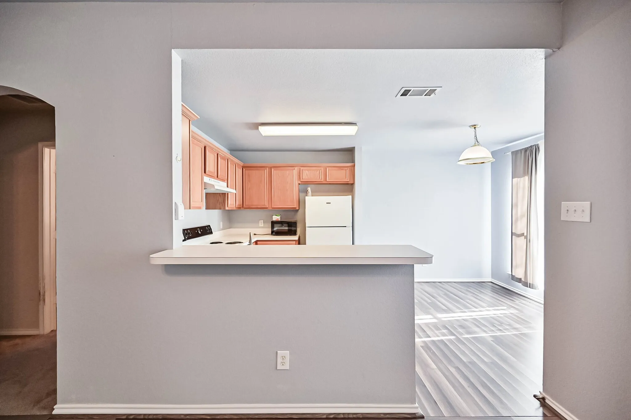 Single Family Residence For Rent in Johnson County , 415 Preston Drive, Cleburne, Texas 76033, 3 Bedroom, 2 Bathroom, 2 Garage spaces, 1,284 Sqft, built in 1998, mls#21380841, Real Estate Agent in Cleburne, Homes For Rent in Johnson county, Homes For Rent in Cleburne, Realtor in Cleburne Texas, Real Estate Brokerage Independent Realty Texas, Luminita Cordes Realtor
