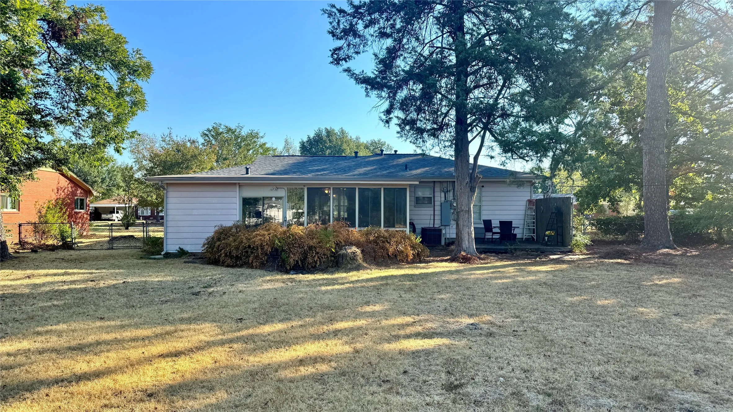 Single Family Residence For Sale in Kaufman County , 205 Davidson Drive, Terrell, Texas 75160, 2 Bedroom, 1 Bathroom, Garage spaces, 1,148 Sqft, built in 1955, mls#21381659, Real Estate Agent in Terrell, Homes For Sale in Kaufman county, Homes For Sale in Terrell, Realtor in Terrell Texas, Real Estate Brokerage Independent Realty Texas, Luminita Cordes Realtor