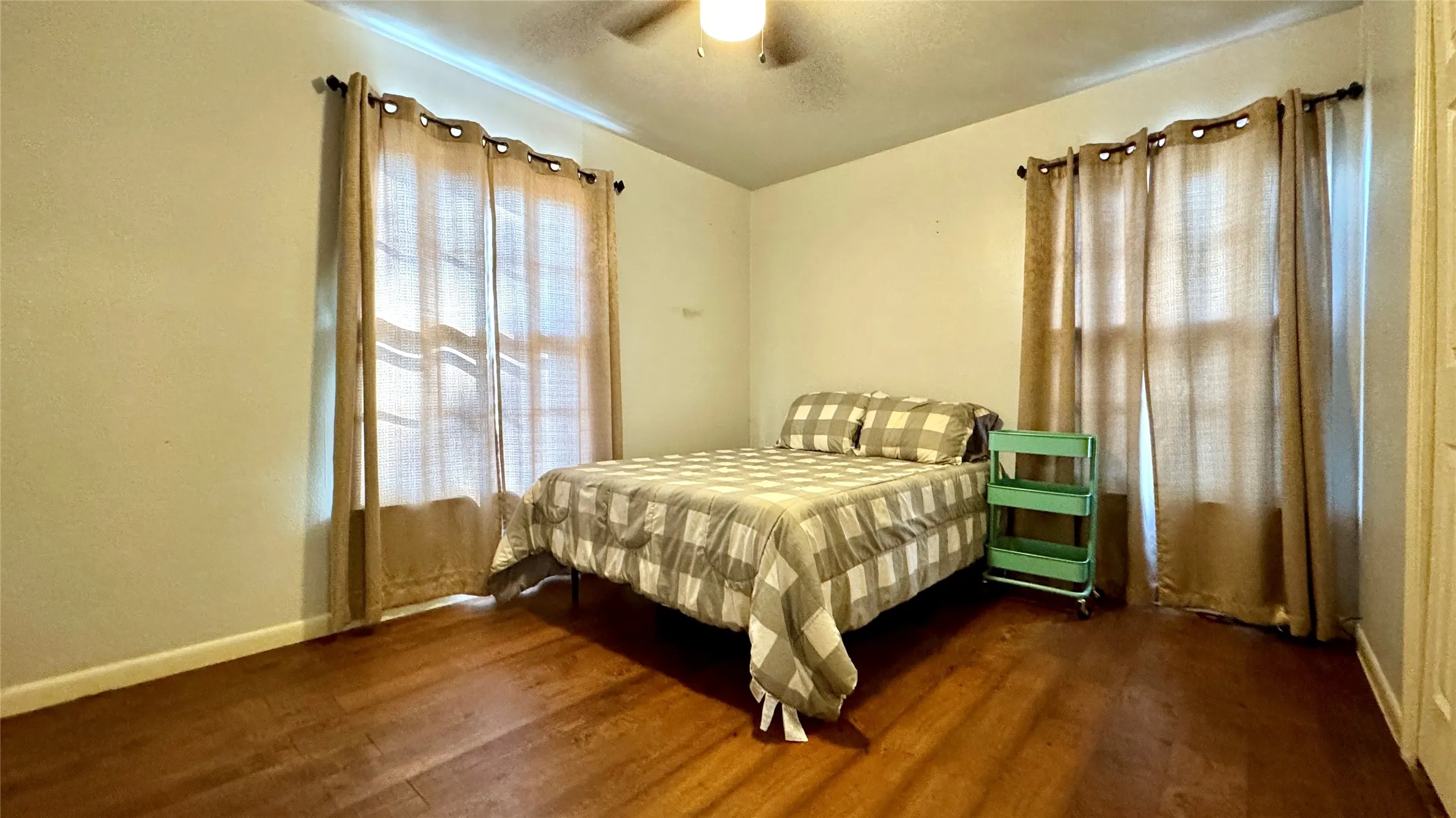 Single Family Residence For Sale in Kaufman County , 205 Davidson Drive, Terrell, Texas 75160, 2 Bedroom, 1 Bathroom, Garage spaces, 1,148 Sqft, built in 1955, mls#21381659, Real Estate Agent in Terrell, Homes For Sale in Kaufman county, Homes For Sale in Terrell, Realtor in Terrell Texas, Real Estate Brokerage Independent Realty Texas, Luminita Cordes Realtor