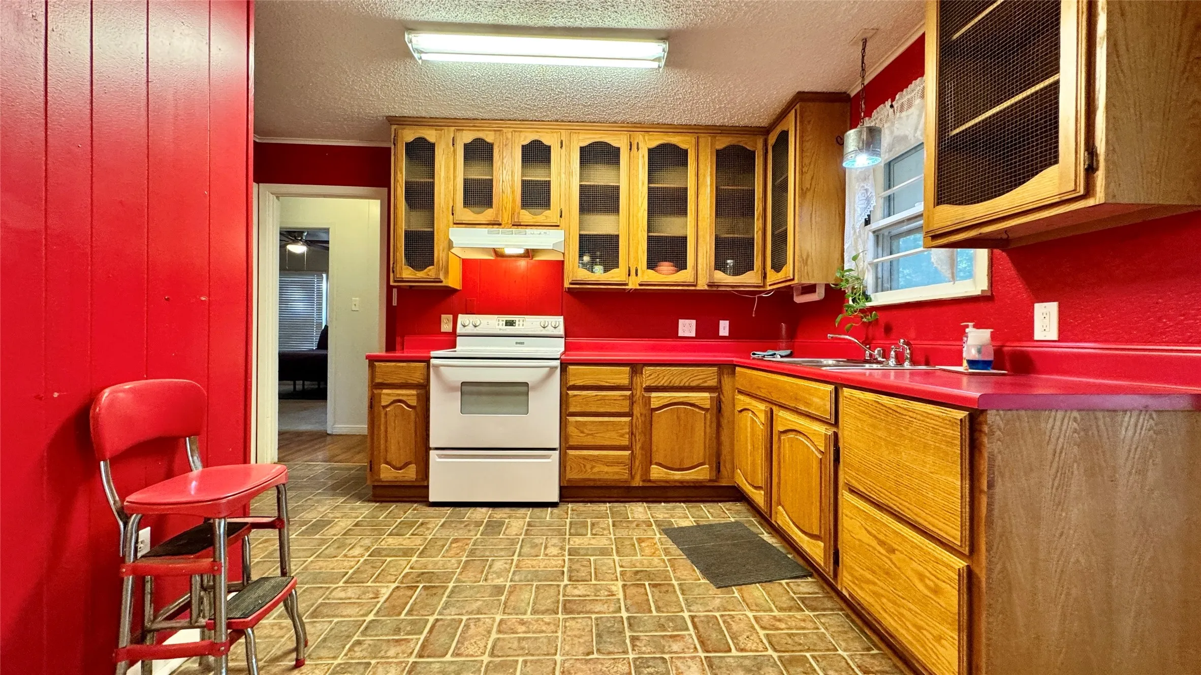 Single Family Residence For Sale in Kaufman County , 205 Davidson Drive, Terrell, Texas 75160, 2 Bedroom, 1 Bathroom, Garage spaces, 1,148 Sqft, built in 1955, mls#21381659, Real Estate Agent in Terrell, Homes For Sale in Kaufman county, Homes For Sale in Terrell, Realtor in Terrell Texas, Real Estate Brokerage Independent Realty Texas, Luminita Cordes Realtor