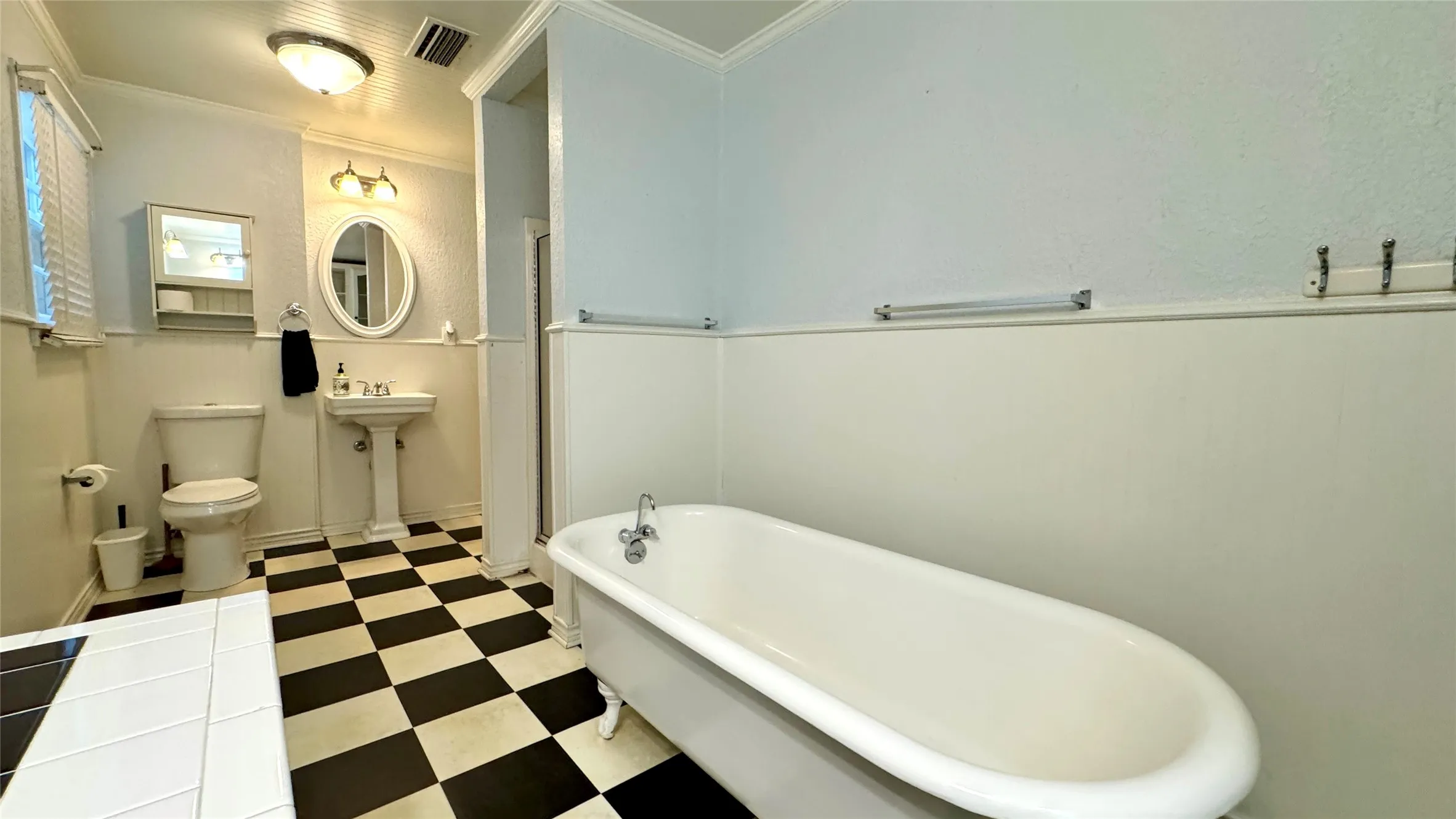 Single Family Residence For Sale in Kaufman County , 205 Davidson Drive, Terrell, Texas 75160, 2 Bedroom, 1 Bathroom, Garage spaces, 1,148 Sqft, built in 1955, mls#21381659, Real Estate Agent in Terrell, Homes For Sale in Kaufman county, Homes For Sale in Terrell, Realtor in Terrell Texas, Real Estate Brokerage Independent Realty Texas, Luminita Cordes Realtor