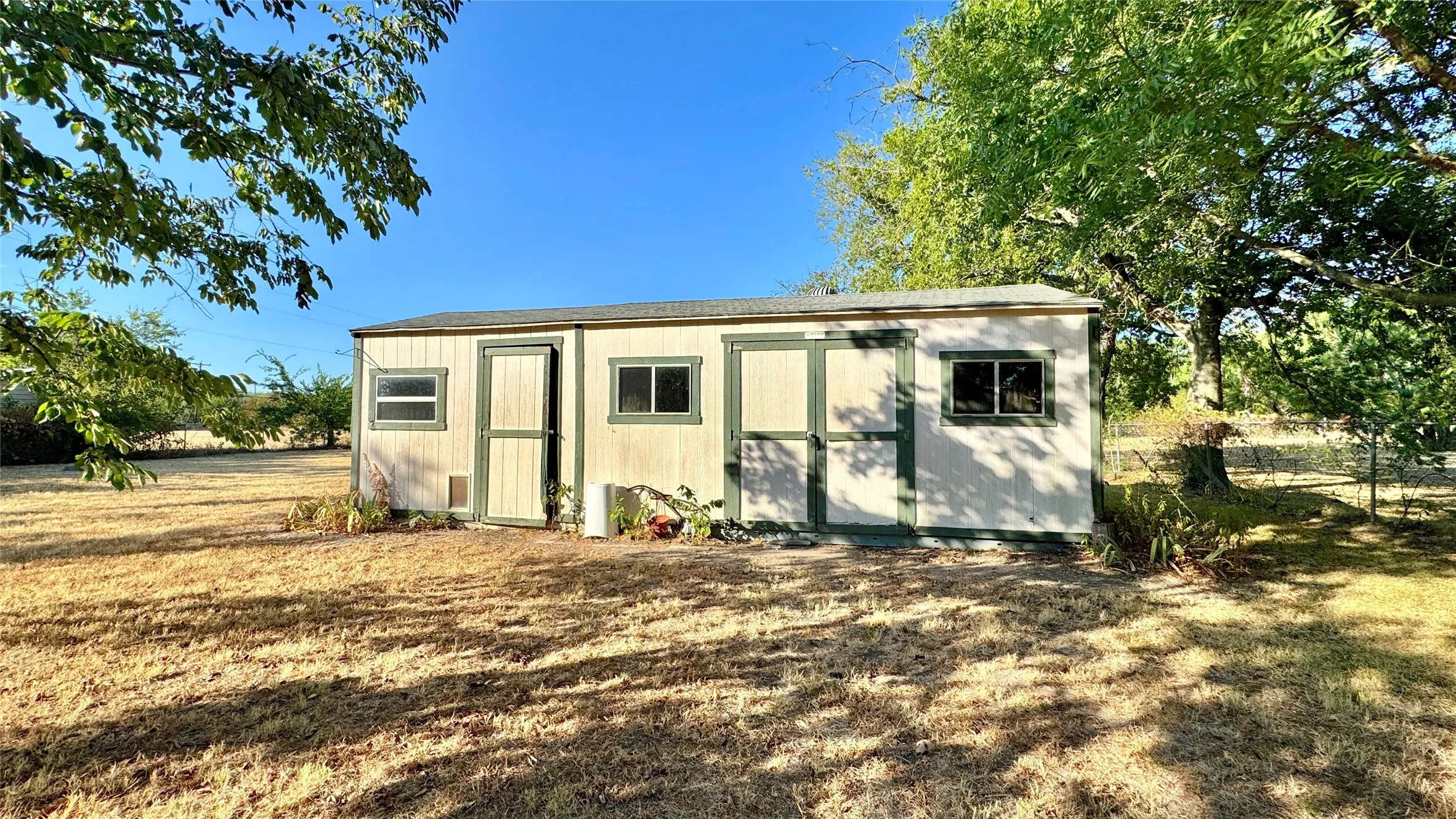 Single Family Residence For Sale in Kaufman County , 205 Davidson Drive, Terrell, Texas 75160, 2 Bedroom, 1 Bathroom, Garage spaces, 1,148 Sqft, built in 1955, mls#21381659, Real Estate Agent in Terrell, Homes For Sale in Kaufman county, Homes For Sale in Terrell, Realtor in Terrell Texas, Real Estate Brokerage Independent Realty Texas, Luminita Cordes Realtor