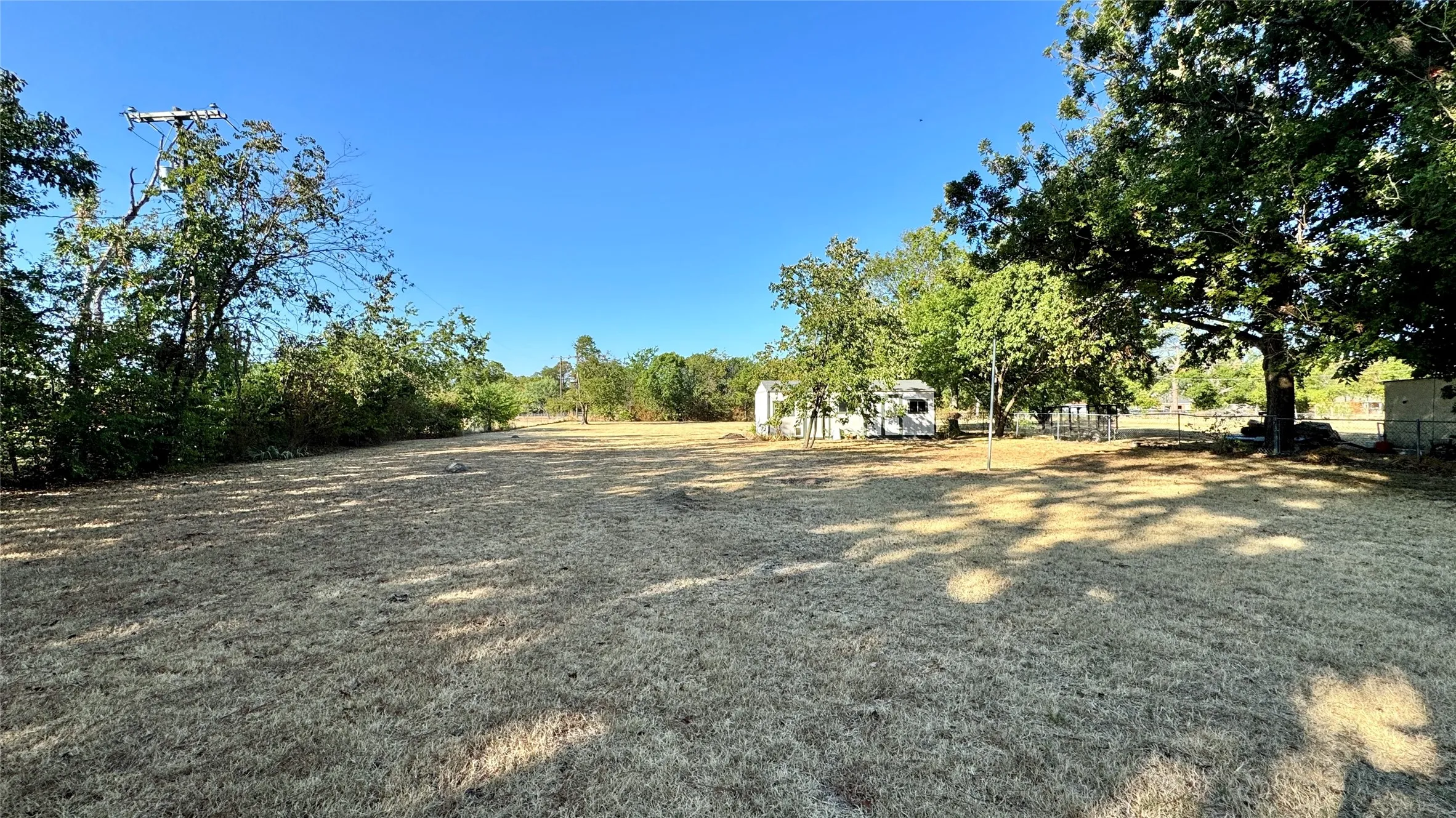 Single Family Residence For Sale in Kaufman County , 205 Davidson Drive, Terrell, Texas 75160, 2 Bedroom, 1 Bathroom, Garage spaces, 1,148 Sqft, built in 1955, mls#21381659, Real Estate Agent in Terrell, Homes For Sale in Kaufman county, Homes For Sale in Terrell, Realtor in Terrell Texas, Real Estate Brokerage Independent Realty Texas, Luminita Cordes Realtor