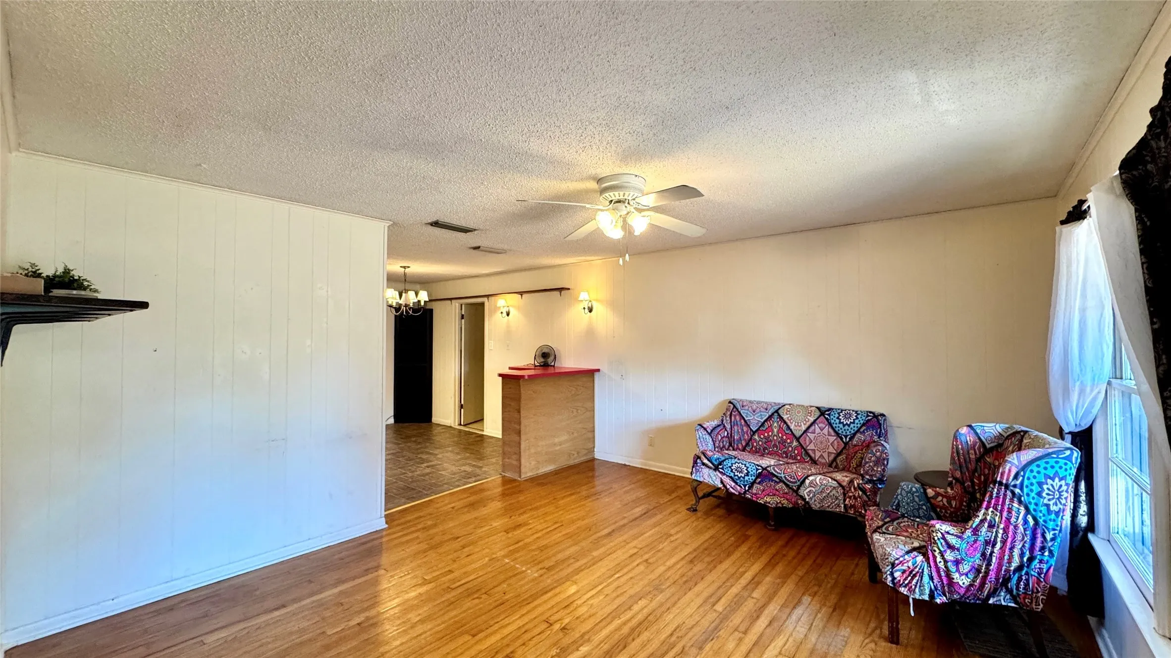 Single Family Residence For Sale in Kaufman County , 205 Davidson Drive, Terrell, Texas 75160, 2 Bedroom, 1 Bathroom, Garage spaces, 1,148 Sqft, built in 1955, mls#21381659, Real Estate Agent in Terrell, Homes For Sale in Kaufman county, Homes For Sale in Terrell, Realtor in Terrell Texas, Real Estate Brokerage Independent Realty Texas, Luminita Cordes Realtor