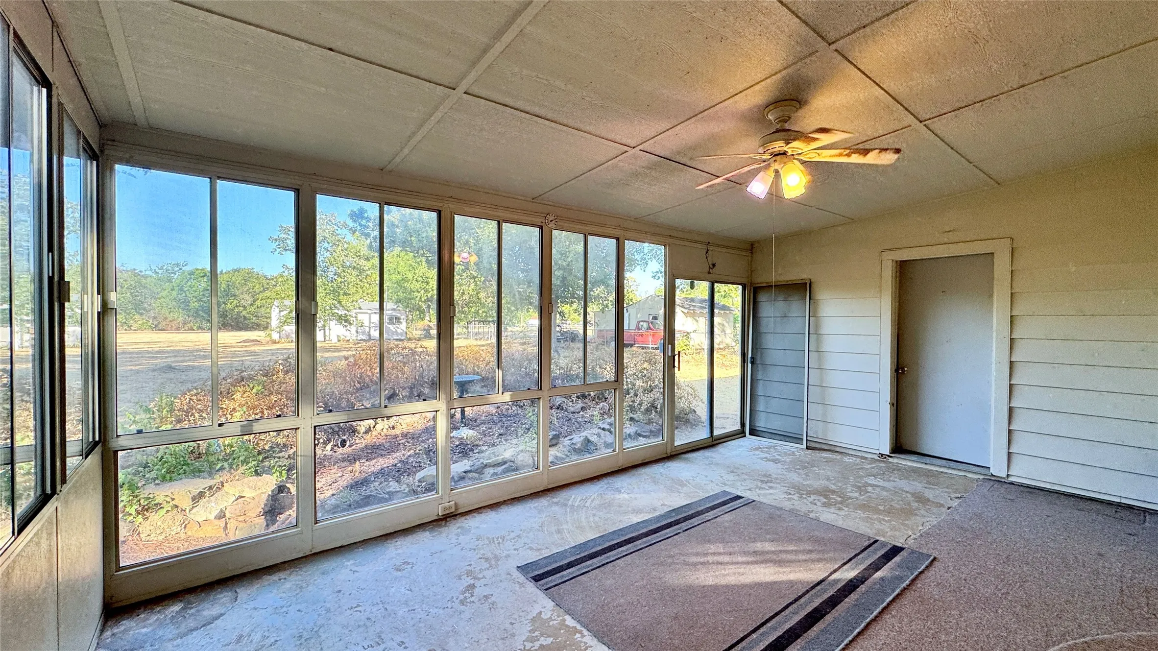 Single Family Residence For Sale in Kaufman County , 205 Davidson Drive, Terrell, Texas 75160, 2 Bedroom, 1 Bathroom, Garage spaces, 1,148 Sqft, built in 1955, mls#21381659, Real Estate Agent in Terrell, Homes For Sale in Kaufman county, Homes For Sale in Terrell, Realtor in Terrell Texas, Real Estate Brokerage Independent Realty Texas, Luminita Cordes Realtor
