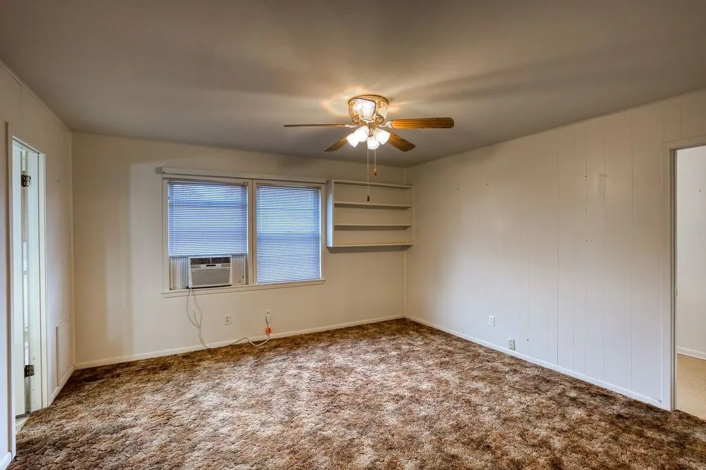 Single Family Residence For Sale in Anderson County , 4233 An County Road 163, Palestine, Texas 75801, 4 Bedroom, 2 Bathroom, 2 Garage spaces, 1,624 Sqft, built in 1900, mls#21381698, Real Estate Agent in Palestine, Homes For Sale in Anderson county, Homes For Sale in Palestine, Realtor in Palestine Texas, Real Estate Brokerage Independent Realty Texas, Luminita Cordes Realtor