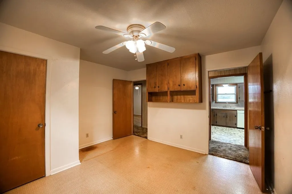 Single Family Residence For Sale in Anderson County , 4233 An County Road 163, Palestine, Texas 75801, 4 Bedroom, 2 Bathroom, 2 Garage spaces, 1,624 Sqft, built in 1900, mls#21381698, Real Estate Agent in Palestine, Homes For Sale in Anderson county, Homes For Sale in Palestine, Realtor in Palestine Texas, Real Estate Brokerage Independent Realty Texas, Luminita Cordes Realtor