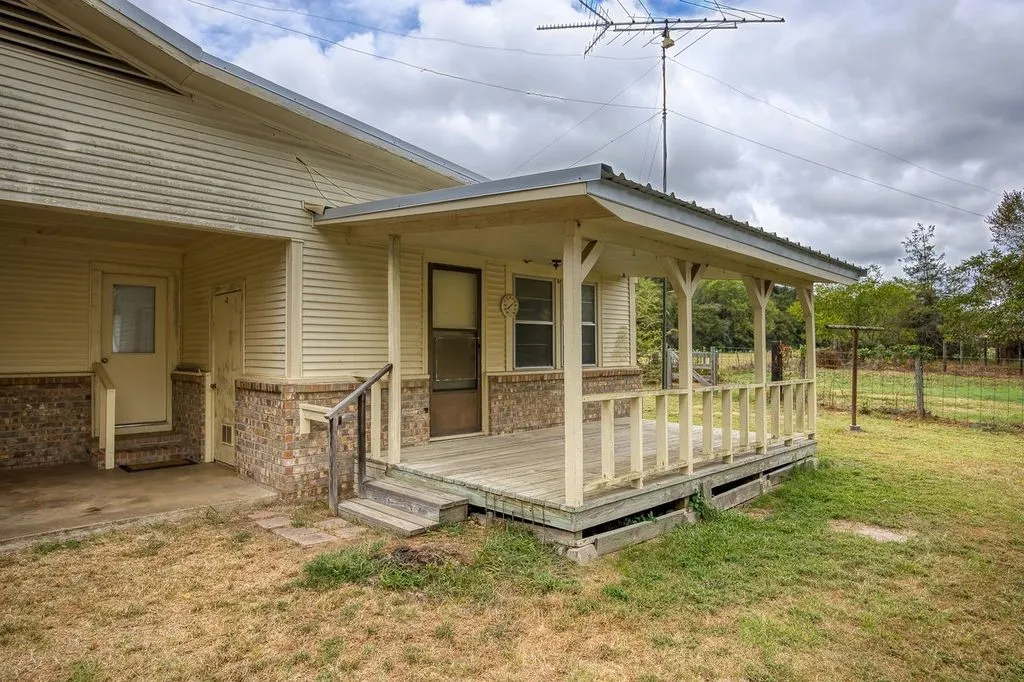 Single Family Residence For Sale in Anderson County , 4233 An County Road 163, Palestine, Texas 75801, 4 Bedroom, 2 Bathroom, 2 Garage spaces, 1,624 Sqft, built in 1900, mls#21381698, Real Estate Agent in Palestine, Homes For Sale in Anderson county, Homes For Sale in Palestine, Realtor in Palestine Texas, Real Estate Brokerage Independent Realty Texas, Luminita Cordes Realtor
