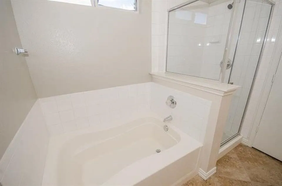 Single Family Residence For Rent in Denton County , 2152 Royal Acres Trail, Little Elm, Texas 75036, 4 Bedroom, 3 Bathroom, 2 Garage spaces, 3,406 Sqft, built in 2003, mls#21381703, Real Estate Agent in Little Elm, Homes For Rent in Denton county, Homes For Rent in Little Elm, Realtor in Little Elm Texas, Real Estate Brokerage Independent Realty Texas, Luminita Cordes Realtor