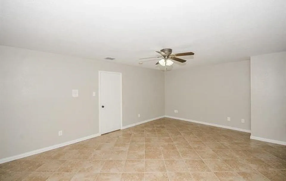 Single Family Residence For Rent in Denton County , 2152 Royal Acres Trail, Little Elm, Texas 75036, 4 Bedroom, 3 Bathroom, 2 Garage spaces, 3,406 Sqft, built in 2003, mls#21381703, Real Estate Agent in Little Elm, Homes For Rent in Denton county, Homes For Rent in Little Elm, Realtor in Little Elm Texas, Real Estate Brokerage Independent Realty Texas, Luminita Cordes Realtor