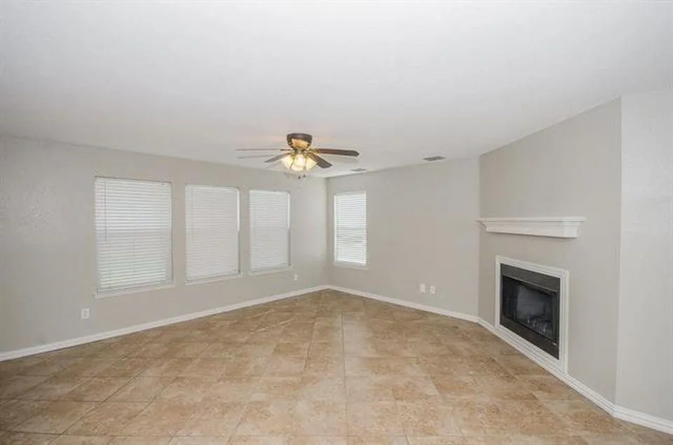 Single Family Residence For Rent in Denton County , 2152 Royal Acres Trail, Little Elm, Texas 75036, 4 Bedroom, 3 Bathroom, 2 Garage spaces, 3,406 Sqft, built in 2003, mls#21381703, Real Estate Agent in Little Elm, Homes For Rent in Denton county, Homes For Rent in Little Elm, Realtor in Little Elm Texas, Real Estate Brokerage Independent Realty Texas, Luminita Cordes Realtor
