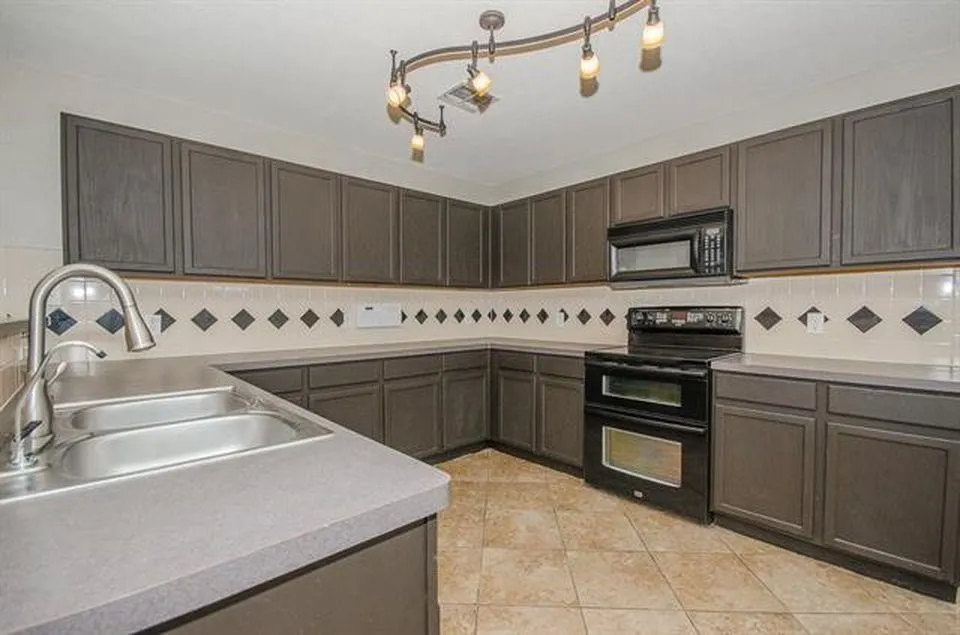 Single Family Residence For Rent in Denton County , 2152 Royal Acres Trail, Little Elm, Texas 75036, 4 Bedroom, 3 Bathroom, 2 Garage spaces, 3,406 Sqft, built in 2003, mls#21381703, Real Estate Agent in Little Elm, Homes For Rent in Denton county, Homes For Rent in Little Elm, Realtor in Little Elm Texas, Real Estate Brokerage Independent Realty Texas, Luminita Cordes Realtor
