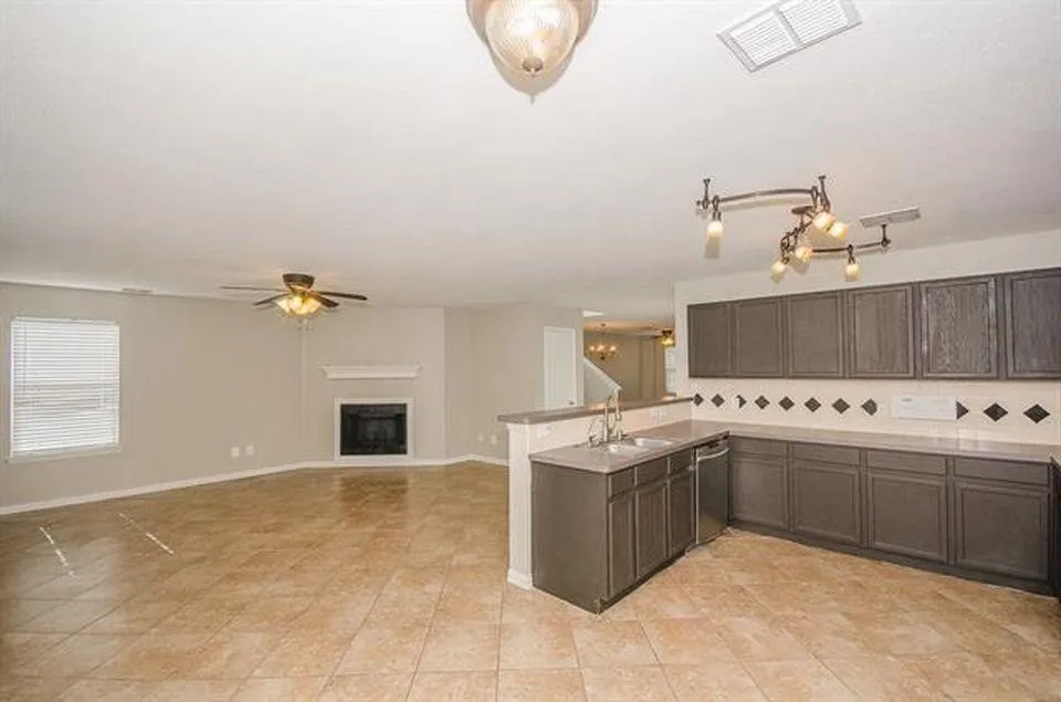 Single Family Residence For Rent in Denton County , 2152 Royal Acres Trail, Little Elm, Texas 75036, 4 Bedroom, 3 Bathroom, 2 Garage spaces, 3,406 Sqft, built in 2003, mls#21381703, Real Estate Agent in Little Elm, Homes For Rent in Denton county, Homes For Rent in Little Elm, Realtor in Little Elm Texas, Real Estate Brokerage Independent Realty Texas, Luminita Cordes Realtor