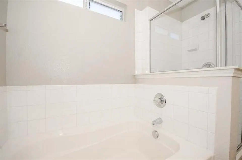 Single Family Residence For Rent in Denton County , 2152 Royal Acres Trail, Little Elm, Texas 75036, 4 Bedroom, 3 Bathroom, 2 Garage spaces, 3,406 Sqft, built in 2003, mls#21381703, Real Estate Agent in Little Elm, Homes For Rent in Denton county, Homes For Rent in Little Elm, Realtor in Little Elm Texas, Real Estate Brokerage Independent Realty Texas, Luminita Cordes Realtor