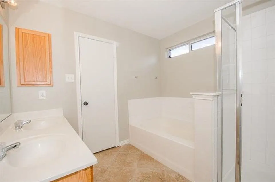 Single Family Residence For Rent in Denton County , 2152 Royal Acres Trail, Little Elm, Texas 75036, 4 Bedroom, 3 Bathroom, 2 Garage spaces, 3,406 Sqft, built in 2003, mls#21381703, Real Estate Agent in Little Elm, Homes For Rent in Denton county, Homes For Rent in Little Elm, Realtor in Little Elm Texas, Real Estate Brokerage Independent Realty Texas, Luminita Cordes Realtor