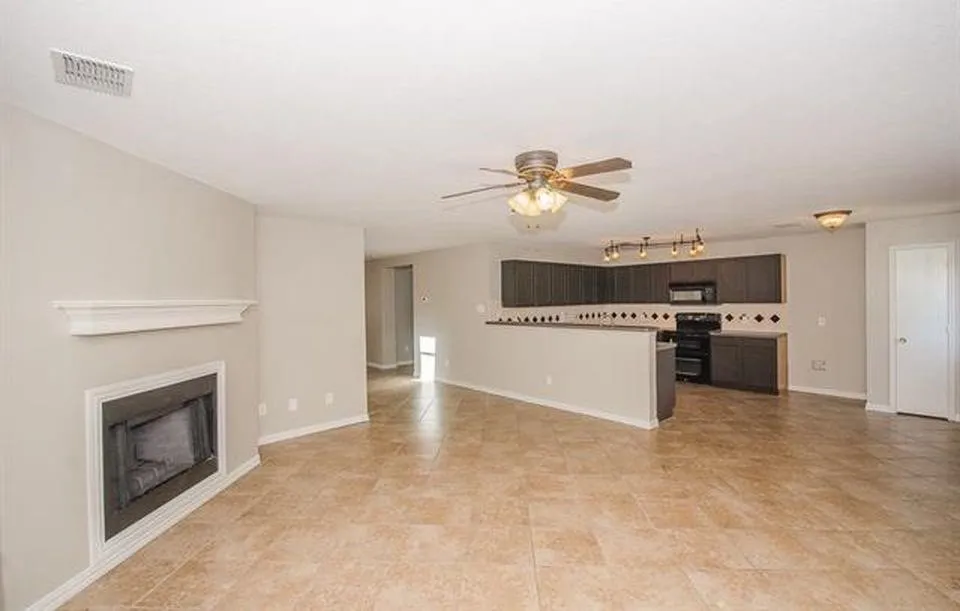 Single Family Residence For Rent in Denton County , 2152 Royal Acres Trail, Little Elm, Texas 75036, 4 Bedroom, 3 Bathroom, 2 Garage spaces, 3,406 Sqft, built in 2003, mls#21381703, Real Estate Agent in Little Elm, Homes For Rent in Denton county, Homes For Rent in Little Elm, Realtor in Little Elm Texas, Real Estate Brokerage Independent Realty Texas, Luminita Cordes Realtor