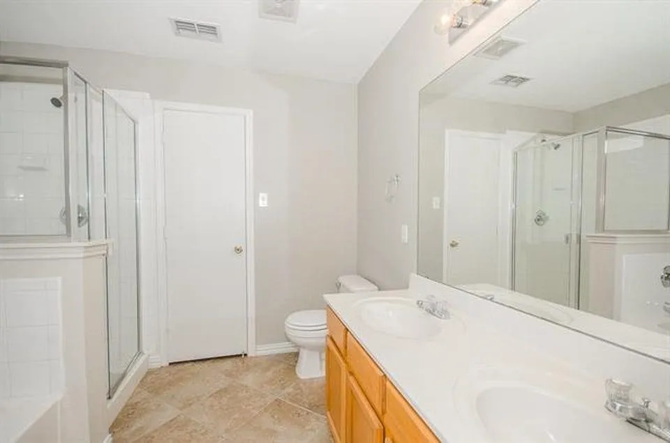 Single Family Residence For Rent in Denton County , 2152 Royal Acres Trail, Little Elm, Texas 75036, 4 Bedroom, 3 Bathroom, 2 Garage spaces, 3,406 Sqft, built in 2003, mls#21381703, Real Estate Agent in Little Elm, Homes For Rent in Denton county, Homes For Rent in Little Elm, Realtor in Little Elm Texas, Real Estate Brokerage Independent Realty Texas, Luminita Cordes Realtor