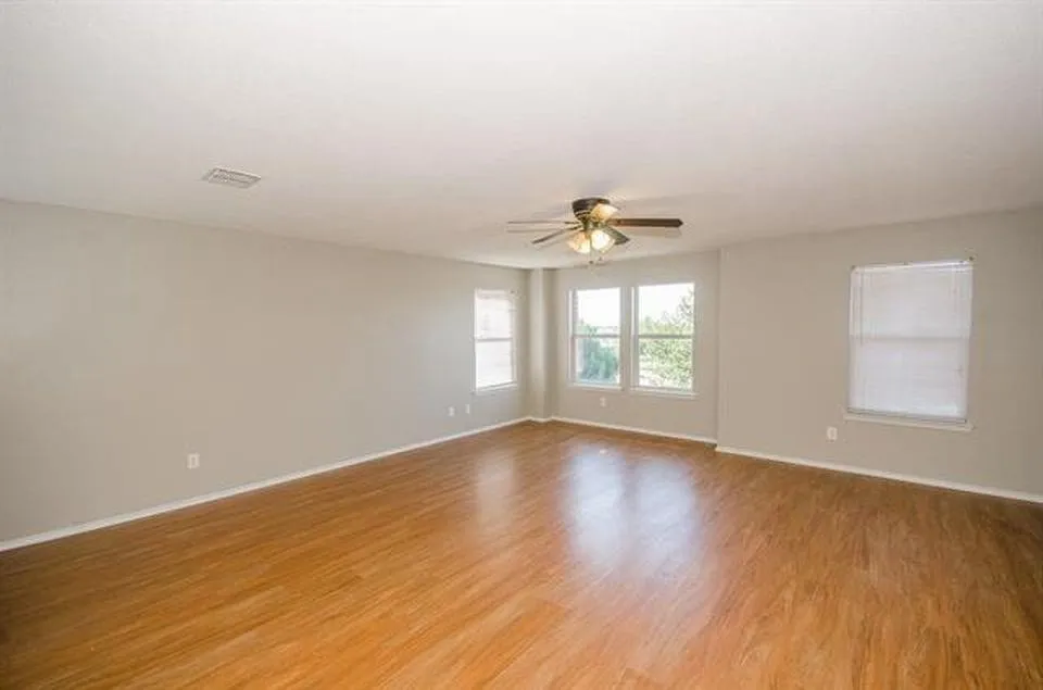 Single Family Residence For Rent in Denton County , 2152 Royal Acres Trail, Little Elm, Texas 75036, 4 Bedroom, 3 Bathroom, 2 Garage spaces, 3,406 Sqft, built in 2003, mls#21381703, Real Estate Agent in Little Elm, Homes For Rent in Denton county, Homes For Rent in Little Elm, Realtor in Little Elm Texas, Real Estate Brokerage Independent Realty Texas, Luminita Cordes Realtor