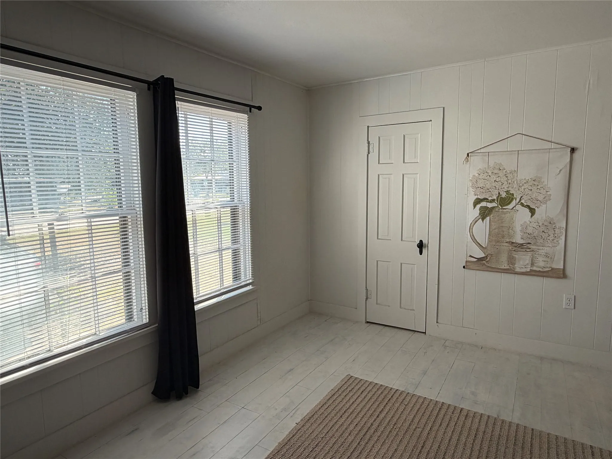 Single Family Residence For Sale in Limestone County , 209 S Canton Street, Mexia, Texas 76667, 3 Bedroom, 2 Bathroom, 2 Garage spaces, 2,251 Sqft, built in 1954, mls#21371938, Real Estate Agent in Mexia, Homes For Sale in Limestone county, Homes For Sale in Mexia, Realtor in Mexia Texas, Real Estate Brokerage Independent Realty Texas, Luminita Cordes Realtor