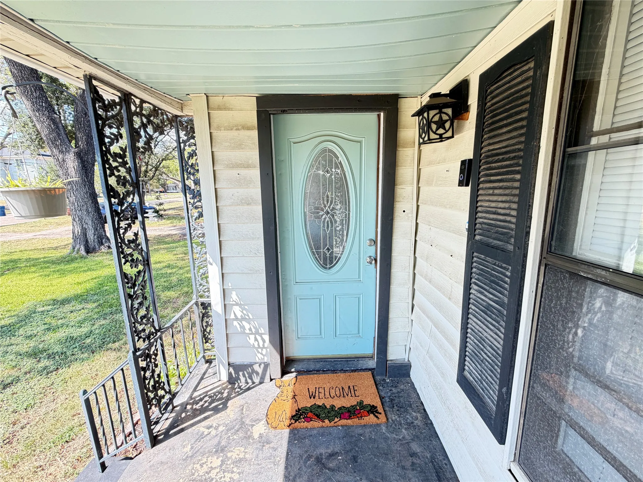Single Family Residence For Sale in Limestone County , 209 S Canton Street, Mexia, Texas 76667, 3 Bedroom, 2 Bathroom, 2 Garage spaces, 2,251 Sqft, built in 1954, mls#21371938, Real Estate Agent in Mexia, Homes For Sale in Limestone county, Homes For Sale in Mexia, Realtor in Mexia Texas, Real Estate Brokerage Independent Realty Texas, Luminita Cordes Realtor