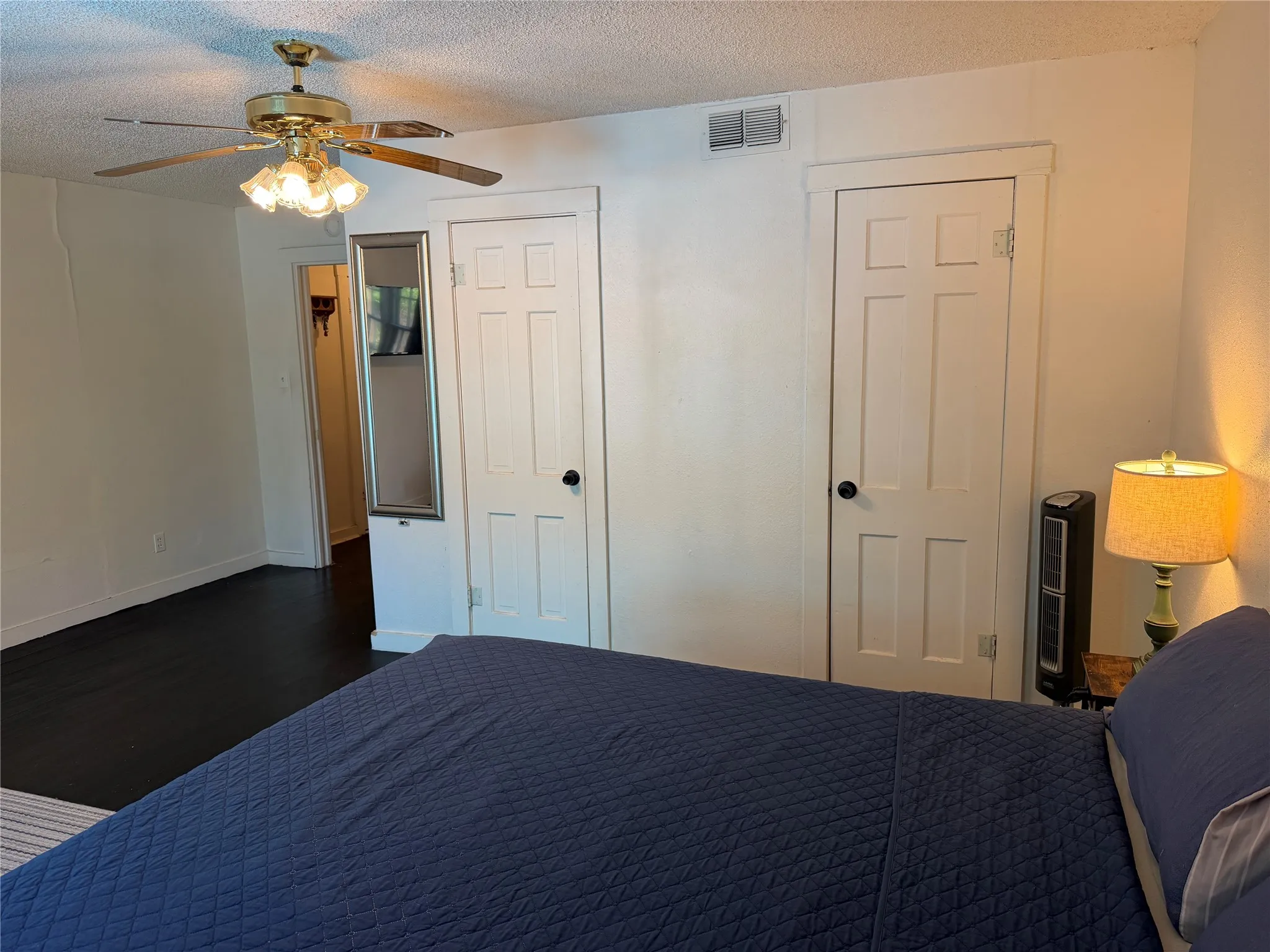 Single Family Residence For Sale in Limestone County , 209 S Canton Street, Mexia, Texas 76667, 3 Bedroom, 2 Bathroom, 2 Garage spaces, 2,251 Sqft, built in 1954, mls#21371938, Real Estate Agent in Mexia, Homes For Sale in Limestone county, Homes For Sale in Mexia, Realtor in Mexia Texas, Real Estate Brokerage Independent Realty Texas, Luminita Cordes Realtor