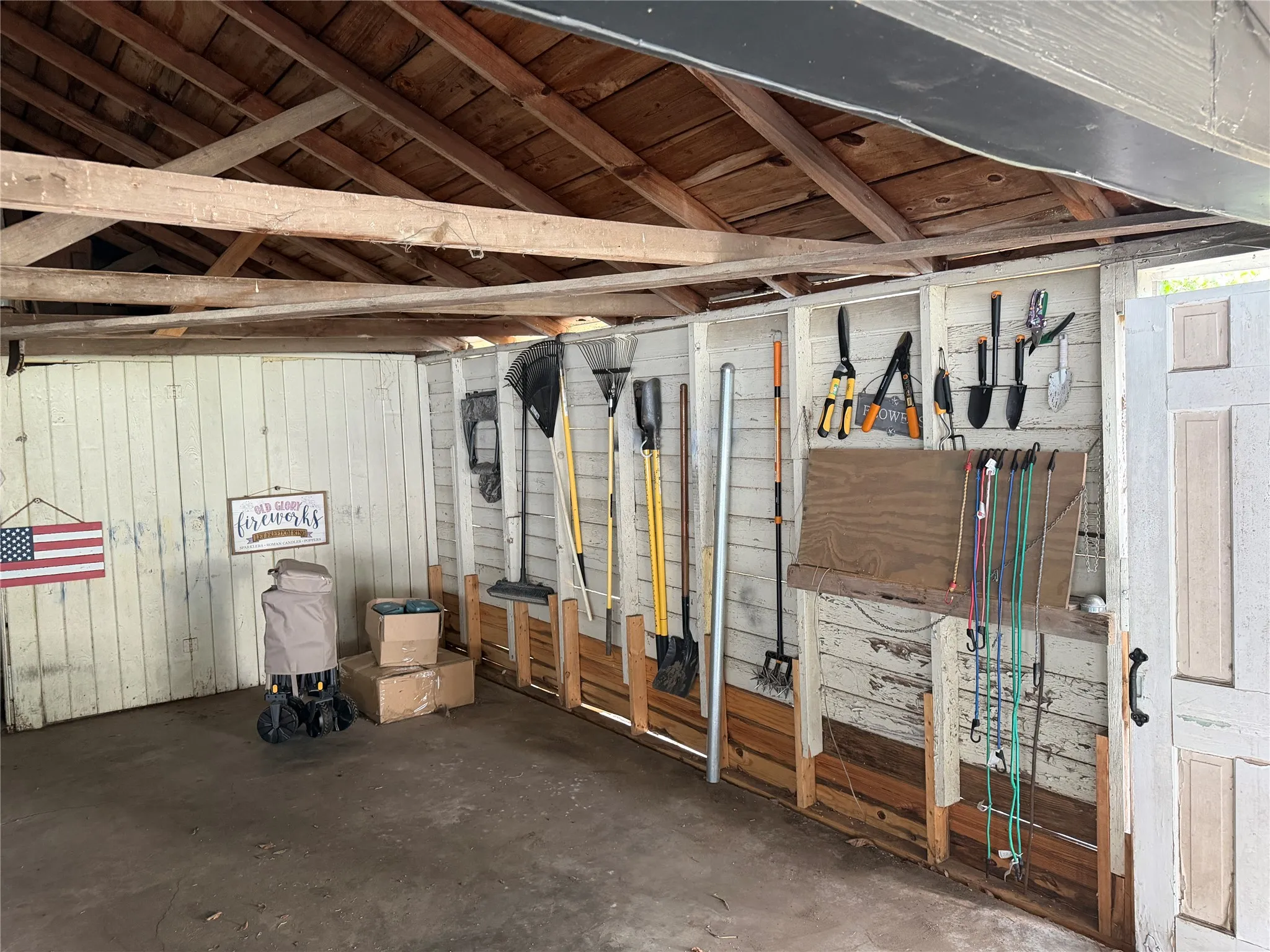 Single Family Residence For Sale in Limestone County , 209 S Canton Street, Mexia, Texas 76667, 3 Bedroom, 2 Bathroom, 2 Garage spaces, 2,251 Sqft, built in 1954, mls#21371938, Real Estate Agent in Mexia, Homes For Sale in Limestone county, Homes For Sale in Mexia, Realtor in Mexia Texas, Real Estate Brokerage Independent Realty Texas, Luminita Cordes Realtor