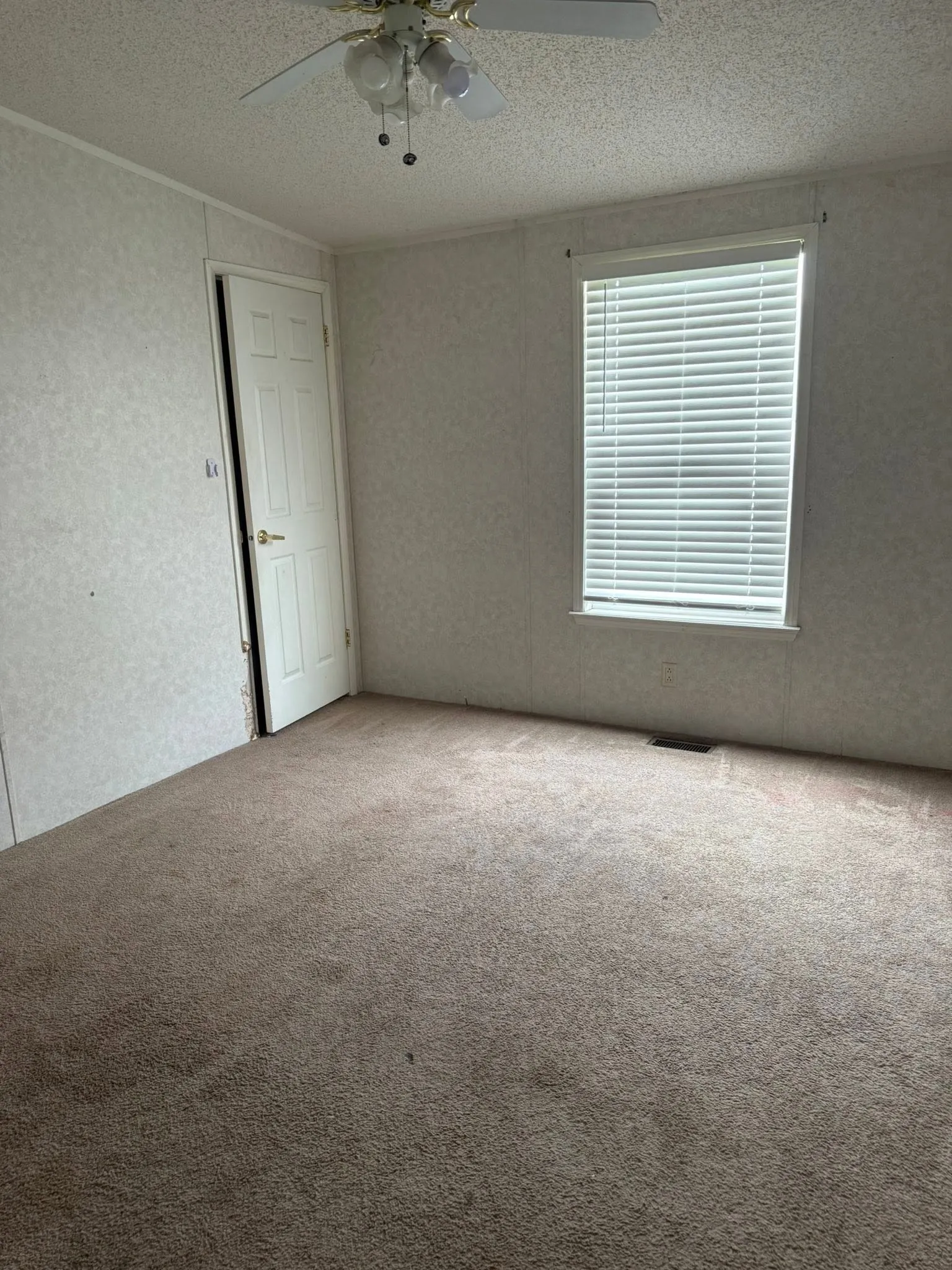 Manufactured Home For Rent in Van Zandt County , 230 VZ County Road 3849, Wills Point, Texas 75169, 3 Bedroom, 2 Bathroom, Garage spaces, 1,848 Sqft, built in 2002, mls#21381676, Real Estate Agent in Wills Point, Homes For Rent in Van Zandt county, Homes For Rent in Wills Point, Realtor in Wills Point Texas, Real Estate Brokerage Independent Realty Texas, Luminita Cordes Realtor