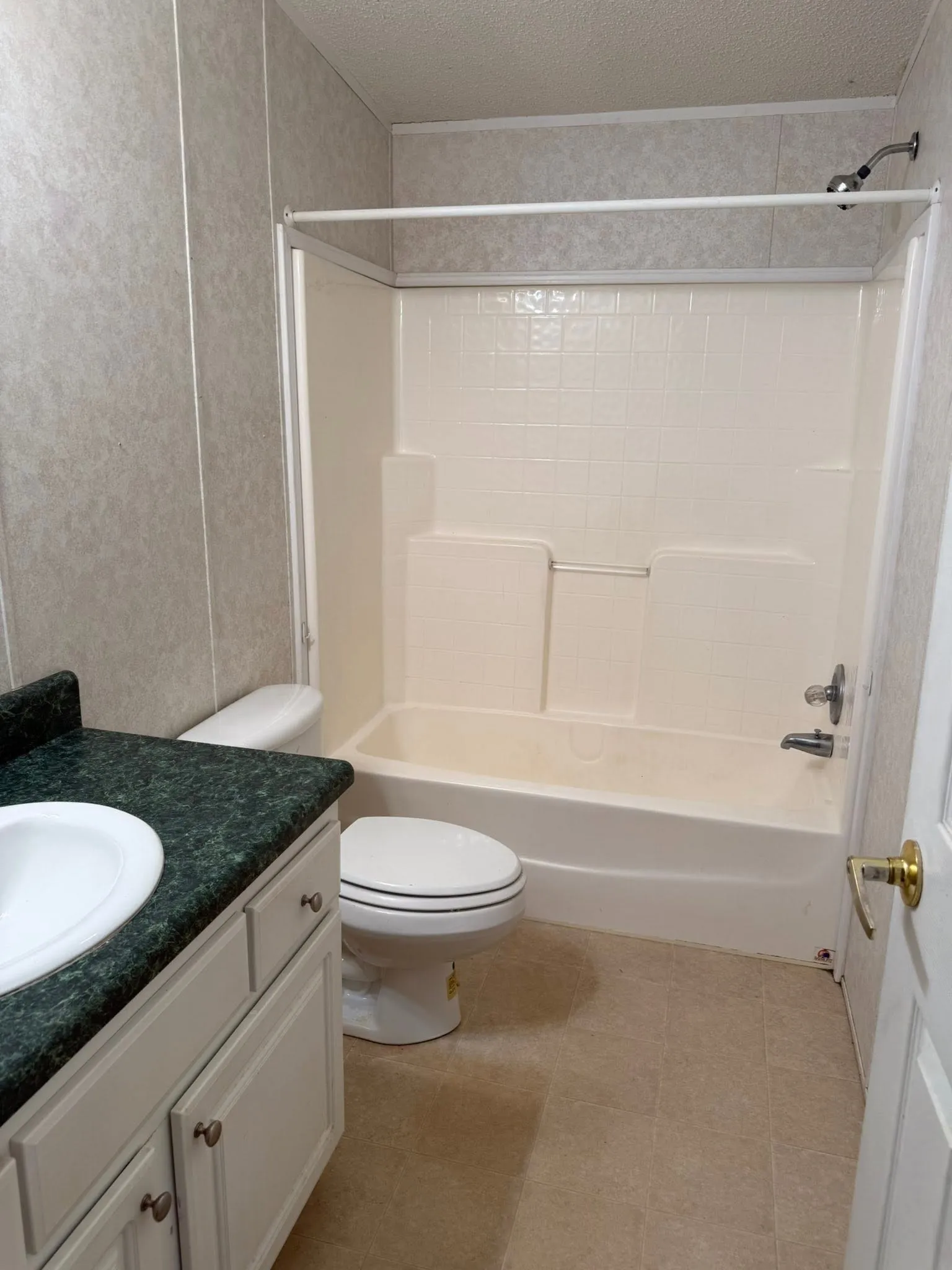 Manufactured Home For Rent in Van Zandt County , 230 VZ County Road 3849, Wills Point, Texas 75169, 3 Bedroom, 2 Bathroom, Garage spaces, 1,848 Sqft, built in 2002, mls#21381676, Real Estate Agent in Wills Point, Homes For Rent in Van Zandt county, Homes For Rent in Wills Point, Realtor in Wills Point Texas, Real Estate Brokerage Independent Realty Texas, Luminita Cordes Realtor