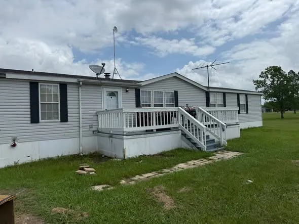 Manufactured Home For Rent in Van Zandt County , 230 VZ County Road 3849, Wills Point, Texas 75169, 3 Bedroom, 2 Bathroom, Garage spaces, 1,848 Sqft, built in 2002, mls#21381676, Real Estate Agent in Wills Point, Homes For Rent in Van Zandt county, Homes For Rent in Wills Point, Realtor in Wills Point Texas, Real Estate Brokerage Independent Realty Texas, Luminita Cordes Realtor