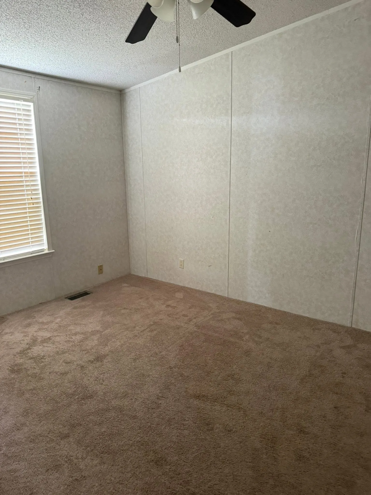 Manufactured Home For Rent in Van Zandt County , 230 VZ County Road 3849, Wills Point, Texas 75169, 3 Bedroom, 2 Bathroom, Garage spaces, 1,848 Sqft, built in 2002, mls#21381676, Real Estate Agent in Wills Point, Homes For Rent in Van Zandt county, Homes For Rent in Wills Point, Realtor in Wills Point Texas, Real Estate Brokerage Independent Realty Texas, Luminita Cordes Realtor