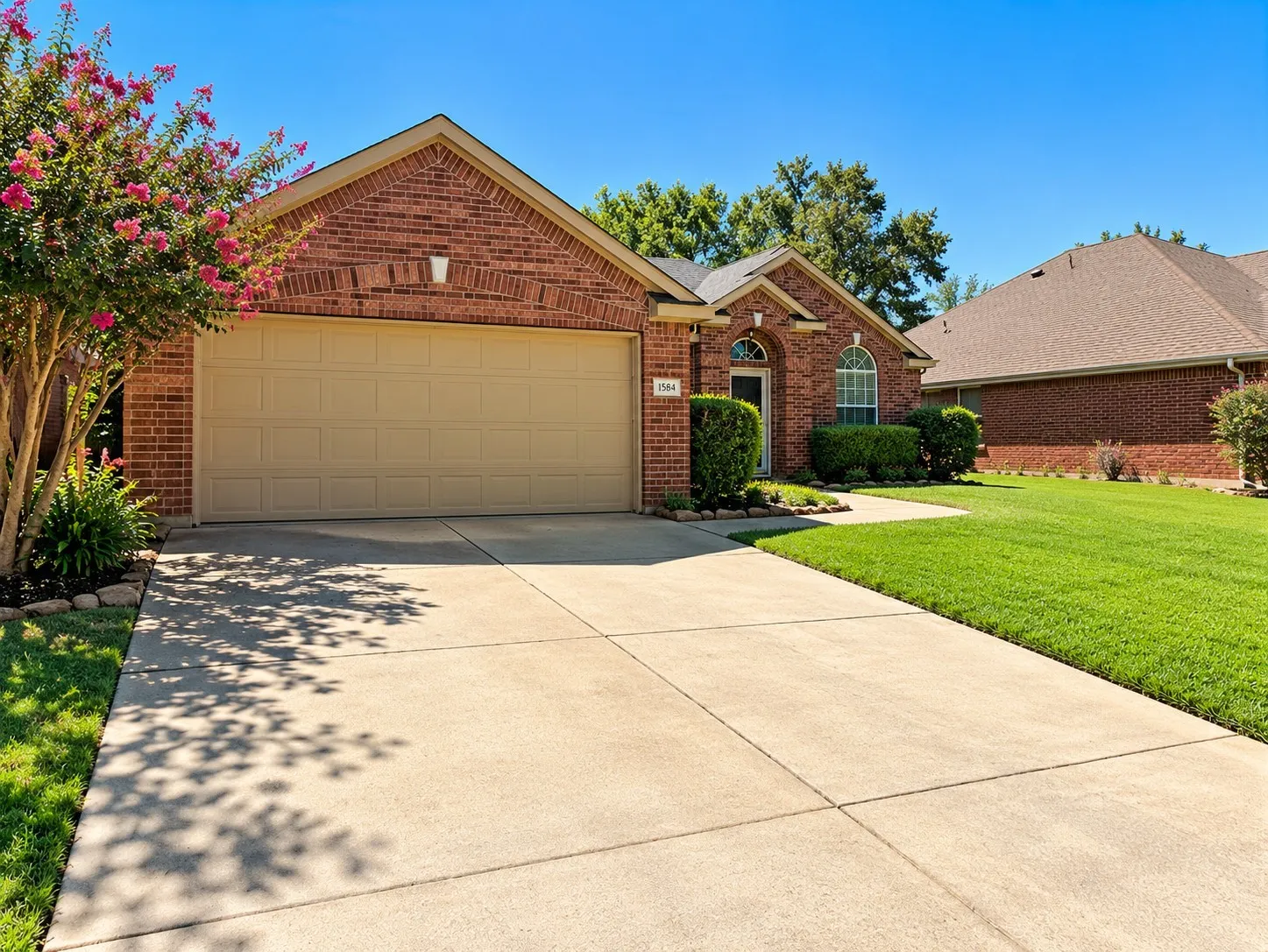 Single Family Residence For Rent in Denton County , 1584 Meadowview, Corinth, Texas 76210, 3 Bedroom, 2 Bathroom, 2 Garage spaces, 2,002 Sqft, built in 1999, mls#21380370, Real Estate Agent in Corinth, Homes For Rent in Denton county, Homes For Rent in Corinth, Realtor in Corinth Texas, Real Estate Brokerage Independent Realty Texas, Luminita Cordes Realtor