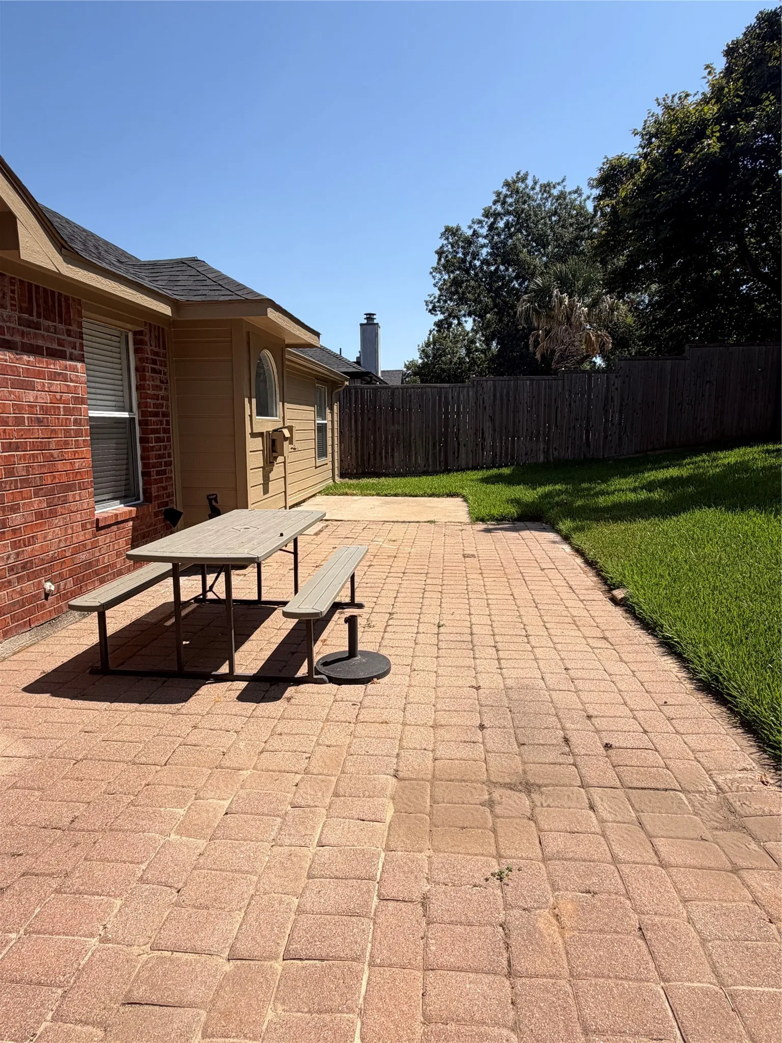 Single Family Residence For Rent in Denton County , 1584 Meadowview, Corinth, Texas 76210, 3 Bedroom, 2 Bathroom, 2 Garage spaces, 2,002 Sqft, built in 1999, mls#21380370, Real Estate Agent in Corinth, Homes For Rent in Denton county, Homes For Rent in Corinth, Realtor in Corinth Texas, Real Estate Brokerage Independent Realty Texas, Luminita Cordes Realtor