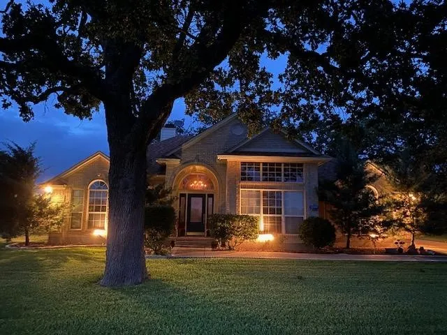 Single Family Residence For Sale in Hill County , 27160 Whispering Meadow Drive, Whitney, Texas 76692, 2 Bedroom, 2 Bathroom, 2 Garage spaces, 1,845 Sqft, built in 1997, mls#21381712, Real Estate Agent in Whitney, Homes For Sale in Hill county, Homes For Sale in Whitney, Realtor in Whitney Texas, Real Estate Brokerage Independent Realty Texas, Luminita Cordes Realtor