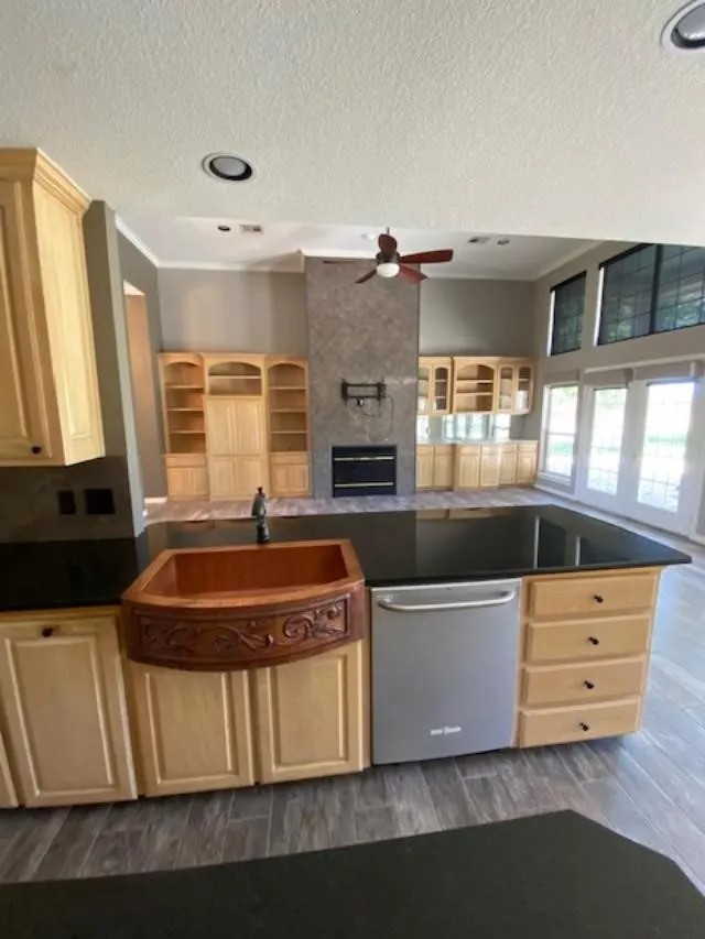Single Family Residence For Sale in Hill County , 27160 Whispering Meadow Drive, Whitney, Texas 76692, 2 Bedroom, 2 Bathroom, 2 Garage spaces, 1,845 Sqft, built in 1997, mls#21381712, Real Estate Agent in Whitney, Homes For Sale in Hill county, Homes For Sale in Whitney, Realtor in Whitney Texas, Real Estate Brokerage Independent Realty Texas, Luminita Cordes Realtor