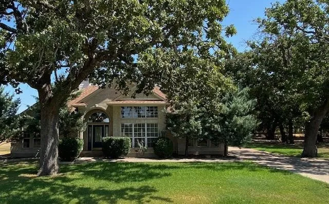 Single Family Residence For Sale in Hill County , 27160 Whispering Meadow Drive, Whitney, Texas 76692, 2 Bedroom, 2 Bathroom, 2 Garage spaces, 1,845 Sqft, built in 1997, mls#21381712, Real Estate Agent in Whitney, Homes For Sale in Hill county, Homes For Sale in Whitney, Realtor in Whitney Texas, Real Estate Brokerage Independent Realty Texas, Luminita Cordes Realtor