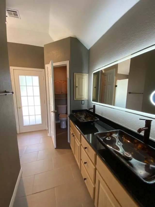 Single Family Residence For Sale in Hill County , 27160 Whispering Meadow Drive, Whitney, Texas 76692, 2 Bedroom, 2 Bathroom, 2 Garage spaces, 1,845 Sqft, built in 1997, mls#21381712, Real Estate Agent in Whitney, Homes For Sale in Hill county, Homes For Sale in Whitney, Realtor in Whitney Texas, Real Estate Brokerage Independent Realty Texas, Luminita Cordes Realtor