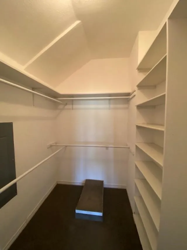Single Family Residence For Sale in Hill County , 27160 Whispering Meadow Drive, Whitney, Texas 76692, 2 Bedroom, 2 Bathroom, 2 Garage spaces, 1,845 Sqft, built in 1997, mls#21381712, Real Estate Agent in Whitney, Homes For Sale in Hill county, Homes For Sale in Whitney, Realtor in Whitney Texas, Real Estate Brokerage Independent Realty Texas, Luminita Cordes Realtor