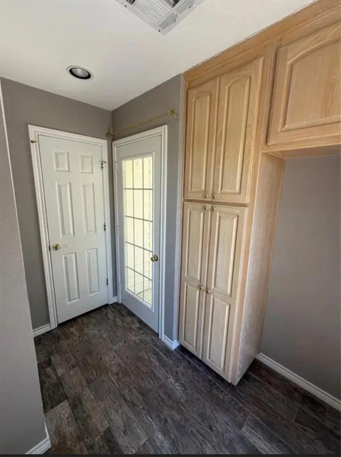 Single Family Residence For Sale in Hill County , 27160 Whispering Meadow Drive, Whitney, Texas 76692, 2 Bedroom, 2 Bathroom, 2 Garage spaces, 1,845 Sqft, built in 1997, mls#21381712, Real Estate Agent in Whitney, Homes For Sale in Hill county, Homes For Sale in Whitney, Realtor in Whitney Texas, Real Estate Brokerage Independent Realty Texas, Luminita Cordes Realtor