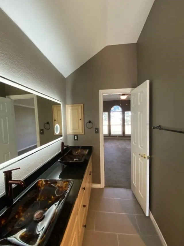 Single Family Residence For Sale in Hill County , 27160 Whispering Meadow Drive, Whitney, Texas 76692, 2 Bedroom, 2 Bathroom, 2 Garage spaces, 1,845 Sqft, built in 1997, mls#21381712, Real Estate Agent in Whitney, Homes For Sale in Hill county, Homes For Sale in Whitney, Realtor in Whitney Texas, Real Estate Brokerage Independent Realty Texas, Luminita Cordes Realtor