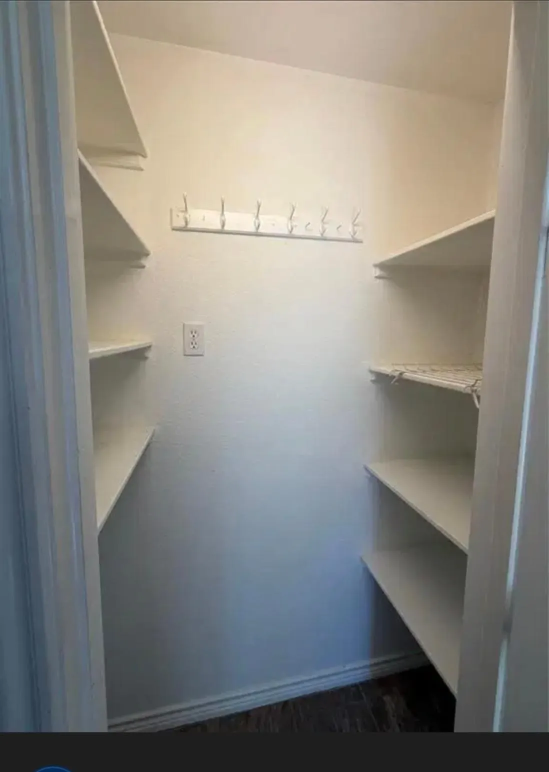 Single Family Residence For Sale in Hill County , 27160 Whispering Meadow Drive, Whitney, Texas 76692, 2 Bedroom, 2 Bathroom, 2 Garage spaces, 1,845 Sqft, built in 1997, mls#21381712, Real Estate Agent in Whitney, Homes For Sale in Hill county, Homes For Sale in Whitney, Realtor in Whitney Texas, Real Estate Brokerage Independent Realty Texas, Luminita Cordes Realtor