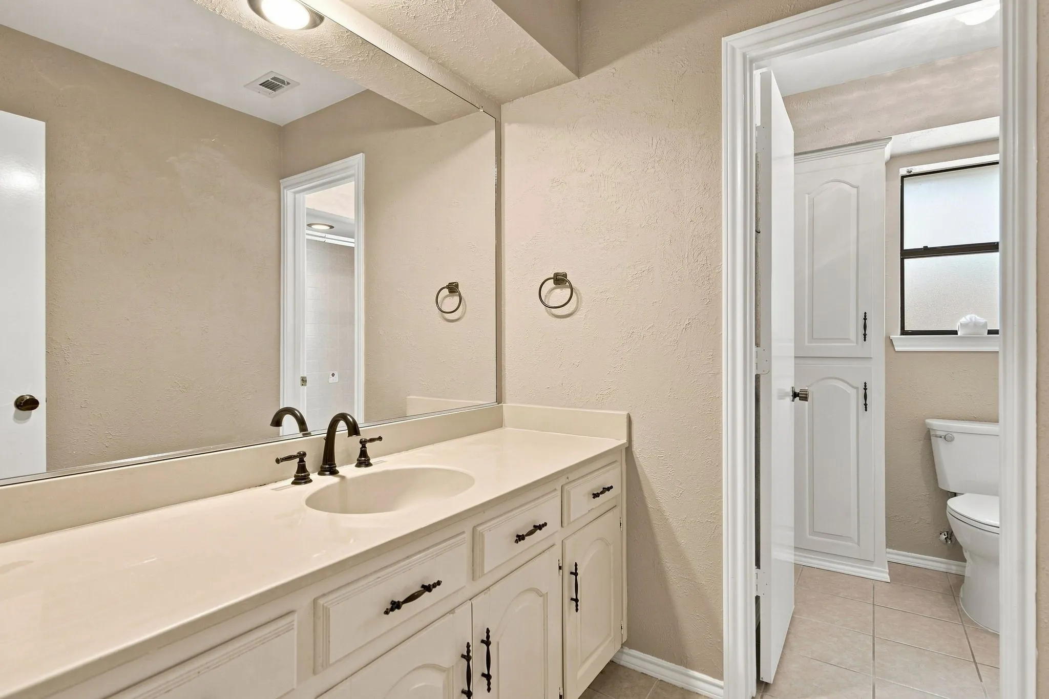 Single Family Residence For Rent in Collin County , 3205 Wrangler Road, Plano, Texas 75074, 4 Bedroom, 3 Bathroom, 2 Garage spaces, 2,095 Sqft, built in 1983, mls#21381692, Real Estate Agent in Plano, Homes For Rent in Collin county, Homes For Rent in Plano, Realtor in Plano Texas, Real Estate Brokerage Independent Realty Texas, Luminita Cordes Realtor