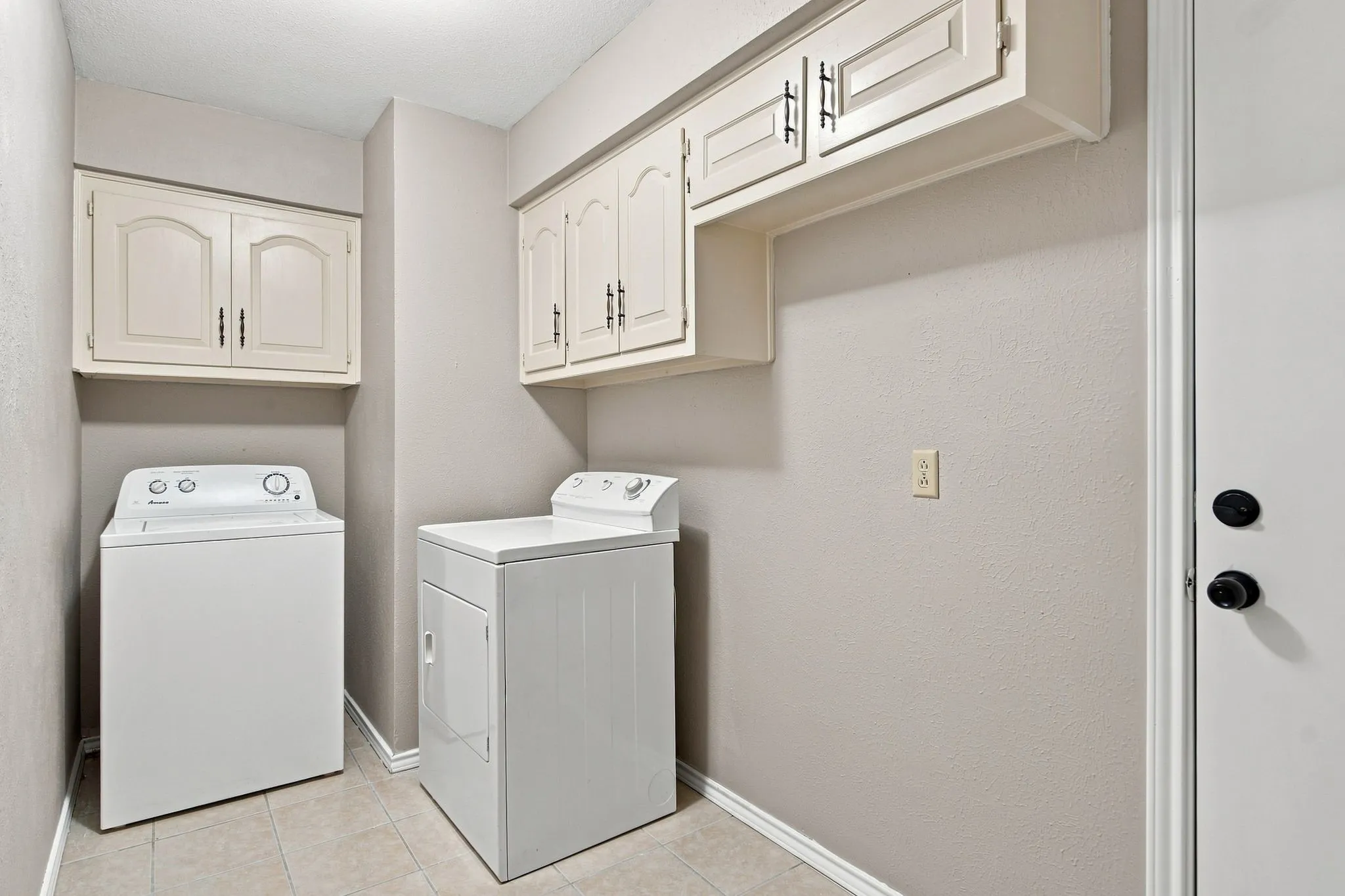 Single Family Residence For Rent in Collin County , 3205 Wrangler Road, Plano, Texas 75074, 4 Bedroom, 3 Bathroom, 2 Garage spaces, 2,095 Sqft, built in 1983, mls#21381692, Real Estate Agent in Plano, Homes For Rent in Collin county, Homes For Rent in Plano, Realtor in Plano Texas, Real Estate Brokerage Independent Realty Texas, Luminita Cordes Realtor