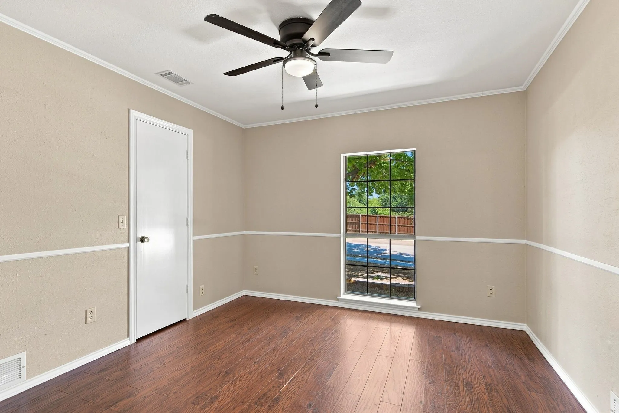 Single Family Residence For Rent in Collin County , 3205 Wrangler Road, Plano, Texas 75074, 4 Bedroom, 3 Bathroom, 2 Garage spaces, 2,095 Sqft, built in 1983, mls#21381692, Real Estate Agent in Plano, Homes For Rent in Collin county, Homes For Rent in Plano, Realtor in Plano Texas, Real Estate Brokerage Independent Realty Texas, Luminita Cordes Realtor