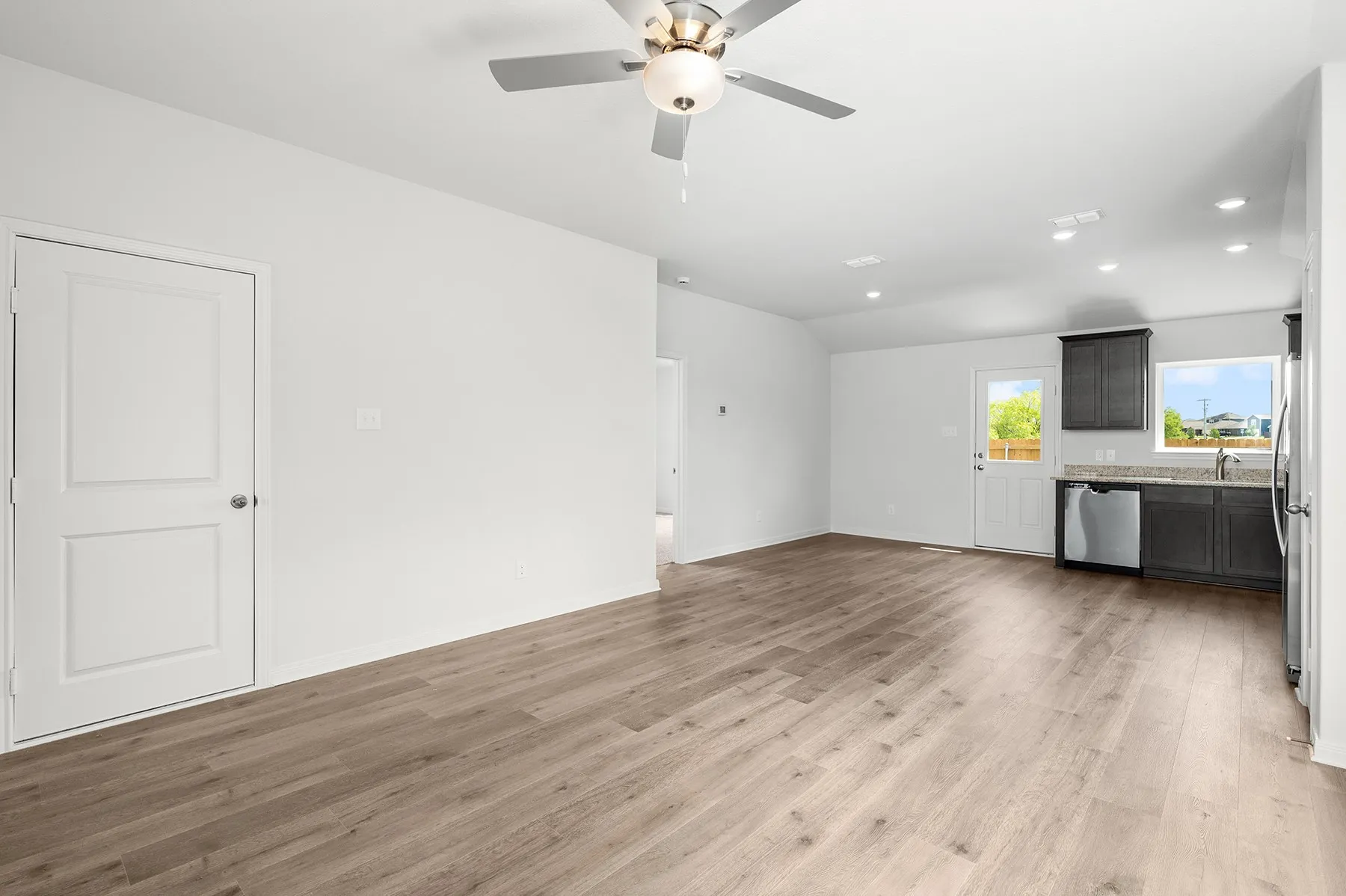 Single Family Residence For Sale in Denton County , 8324 White Wolf Trail, Ponder, Texas 76259, 2 Bedroom, 2 Bathroom, 1 Garage spaces, 996 Sqft, built in 2025, mls#21381714, Real Estate Agent in Ponder, Homes For Sale in Denton county, Homes For Sale in Ponder, Realtor in Ponder Texas, Real Estate Brokerage Independent Realty Texas, Luminita Cordes Realtor