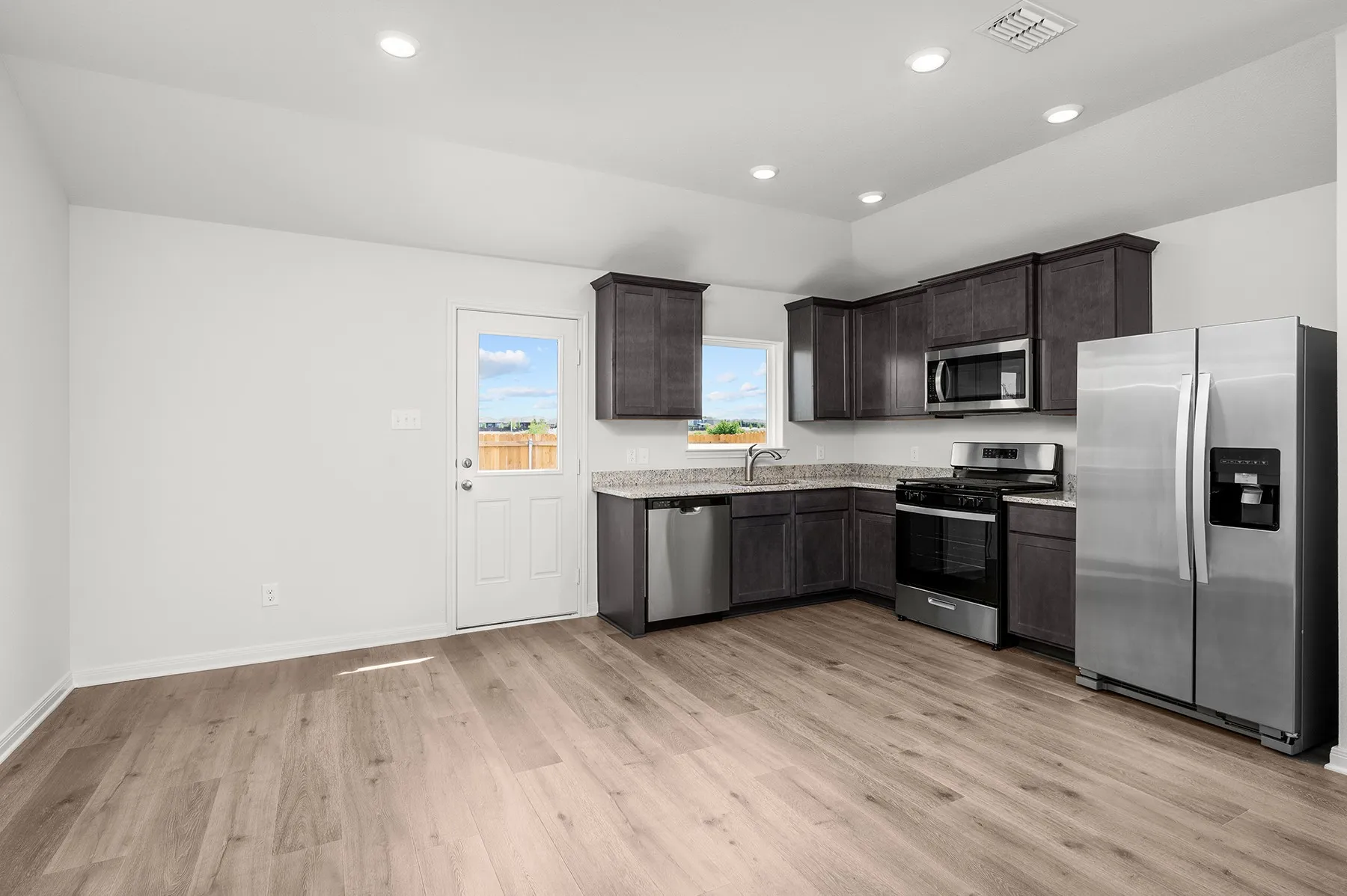 Single Family Residence For Sale in Denton County , 8324 White Wolf Trail, Ponder, Texas 76259, 2 Bedroom, 2 Bathroom, 1 Garage spaces, 996 Sqft, built in 2025, mls#21381714, Real Estate Agent in Ponder, Homes For Sale in Denton county, Homes For Sale in Ponder, Realtor in Ponder Texas, Real Estate Brokerage Independent Realty Texas, Luminita Cordes Realtor