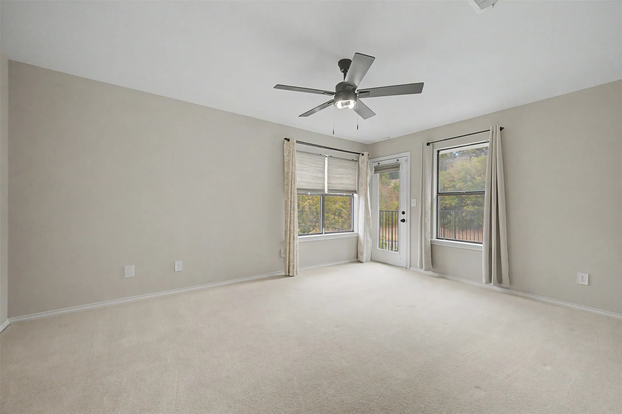 Single Family Residence For Sale in Tarrant County , 68 Legend Road, Benbrook, Texas 76132, 3 Bedroom, 3 Bathroom, 2 Garage spaces, 2,693 Sqft, built in 1985, mls#21381267, Real Estate Agent in Benbrook, Homes For Sale in Tarrant county, Homes For Sale in Benbrook, Realtor in Benbrook Texas, Real Estate Brokerage Independent Realty Texas, Luminita Cordes Realtor