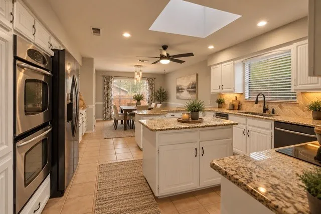 Single Family Residence For Sale in Tarrant County , 68 Legend Road, Benbrook, Texas 76132, 3 Bedroom, 3 Bathroom, 2 Garage spaces, 2,693 Sqft, built in 1985, mls#21381267, Real Estate Agent in Benbrook, Homes For Sale in Tarrant county, Homes For Sale in Benbrook, Realtor in Benbrook Texas, Real Estate Brokerage Independent Realty Texas, Luminita Cordes Realtor